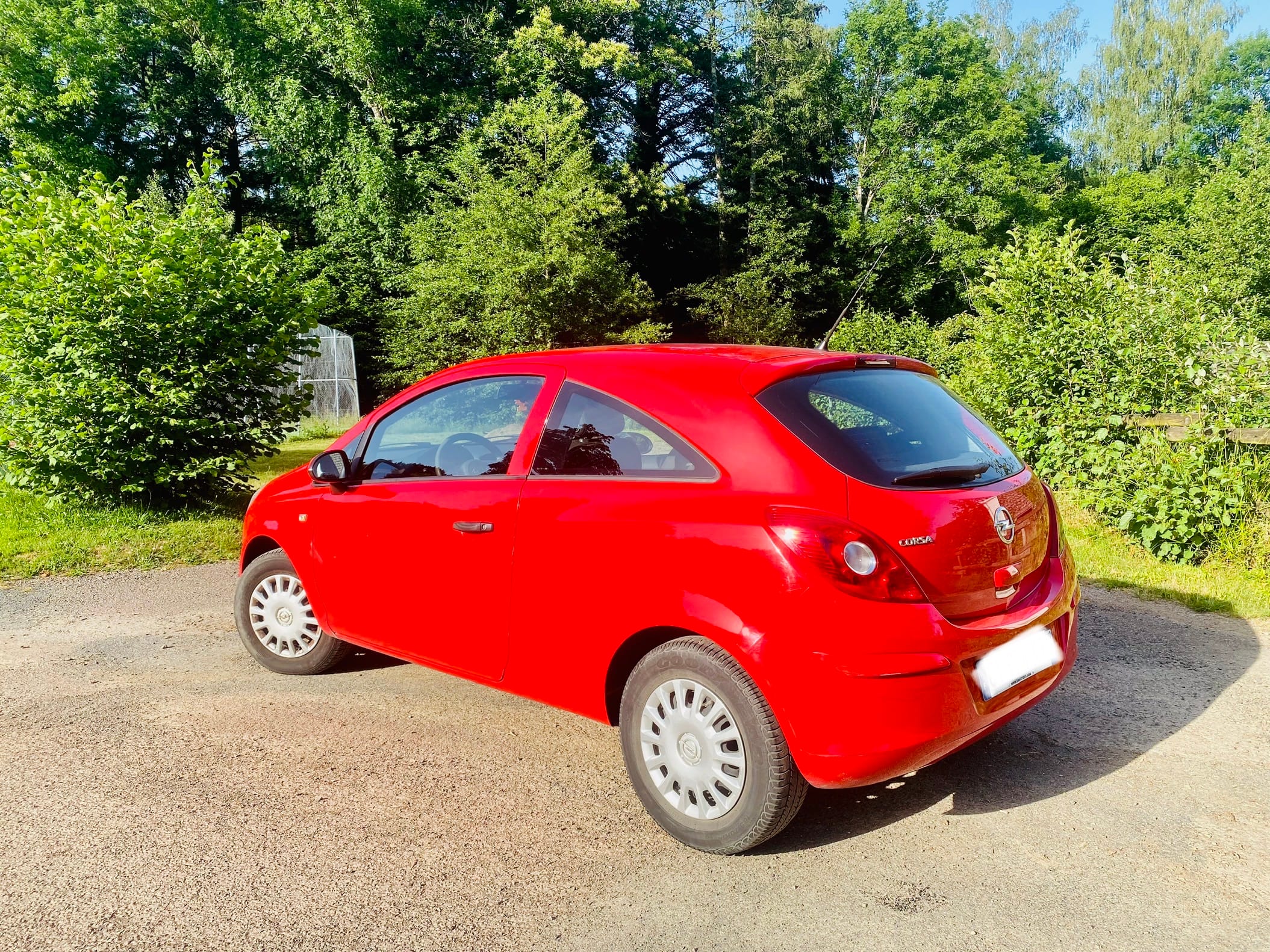 Opel Corsa (9min à pied de la gare) avec Entrée audio / iPod