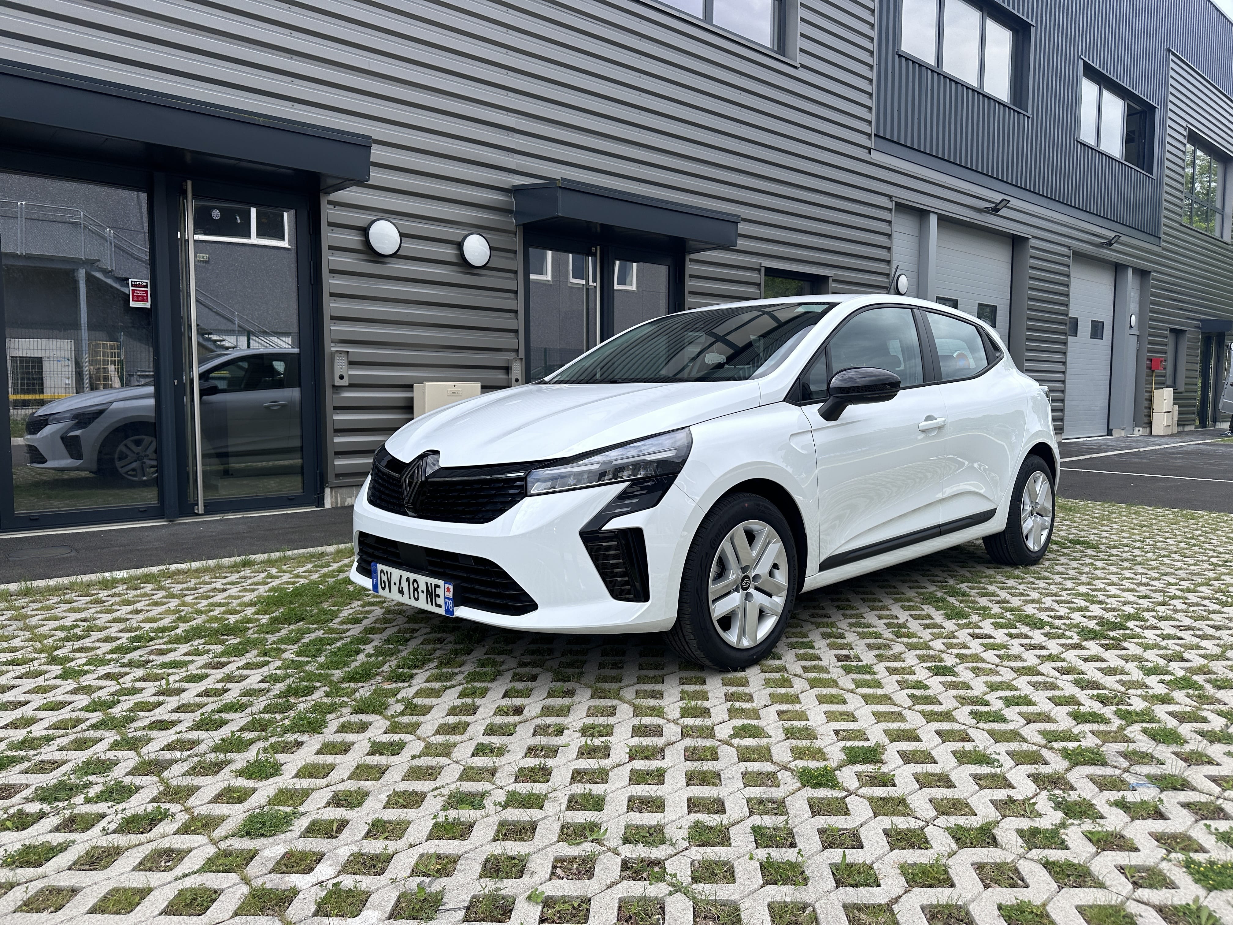 Renault Clio, 2023, Essence 95