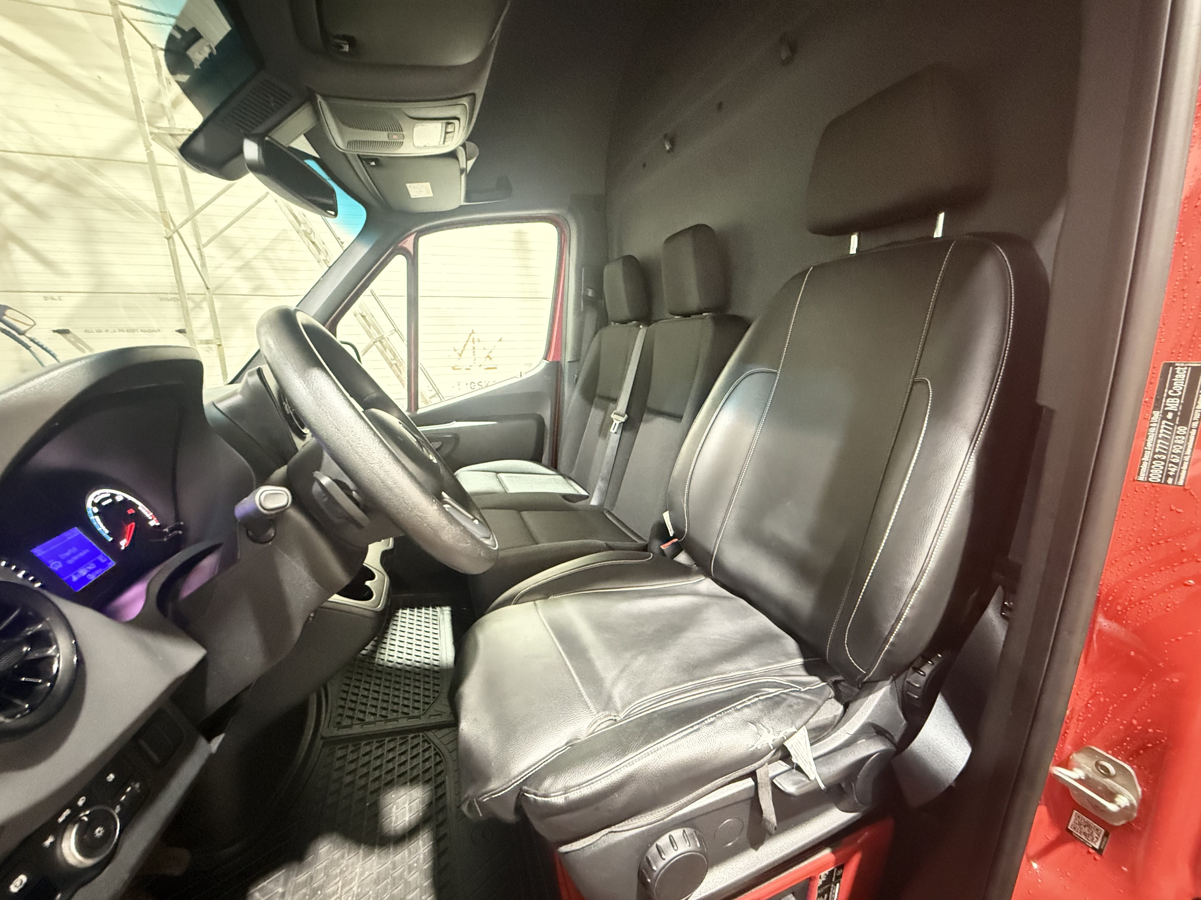 Mercedes-Benz Sprinter - Gratis bom og parkering med Lydinngang
