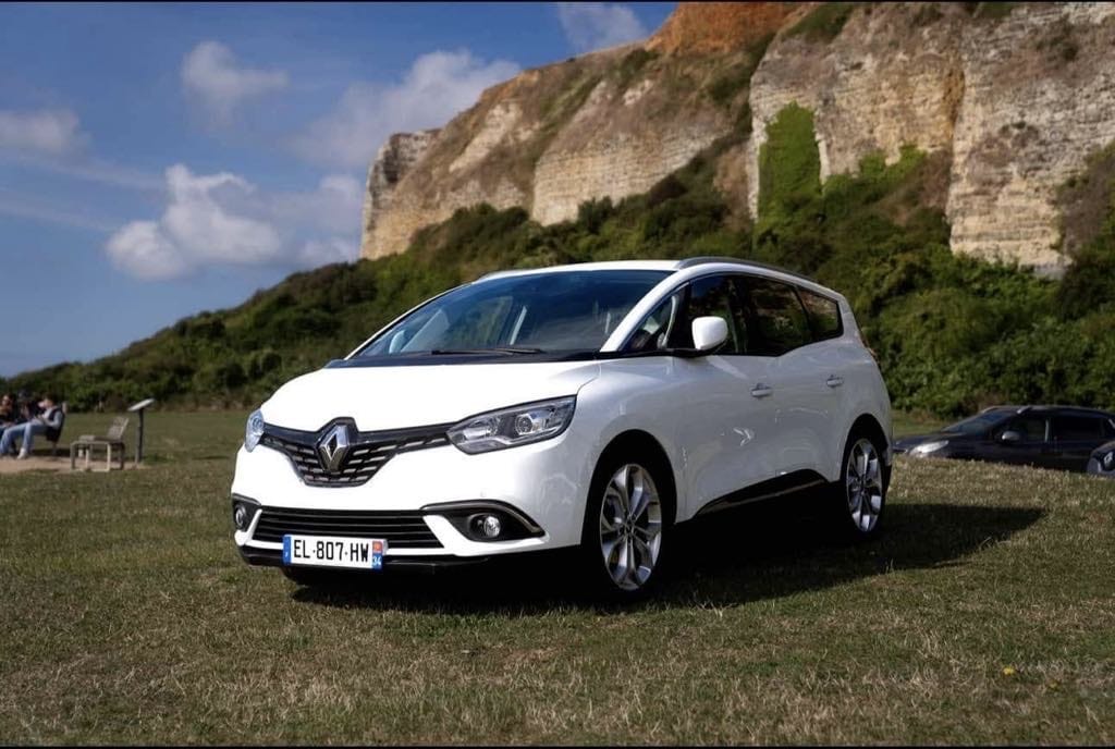 Renault Scenic, 2017, Essence 98, 7 places