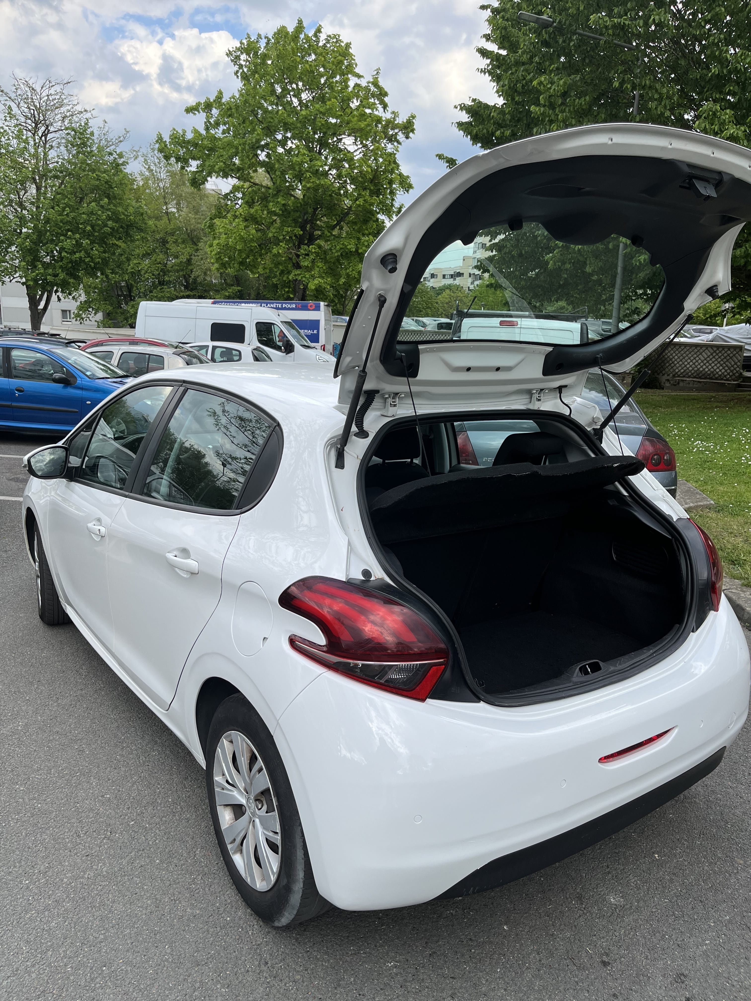 Peugeot 208 avec Port USB