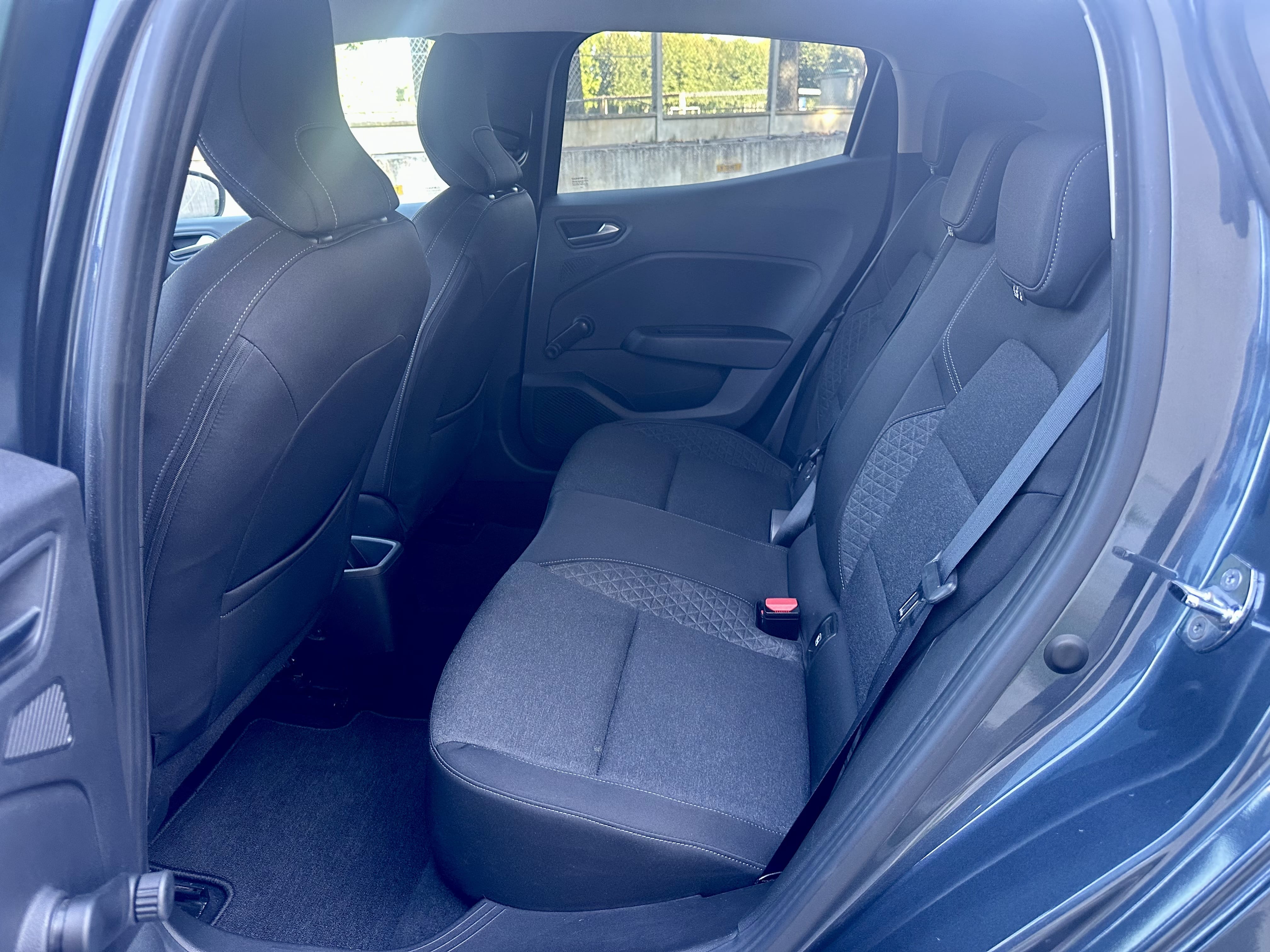 Renault Clio FINITION BUSINESS CARPLAY / CLIM / RADARS avec Entrée audio / iPod