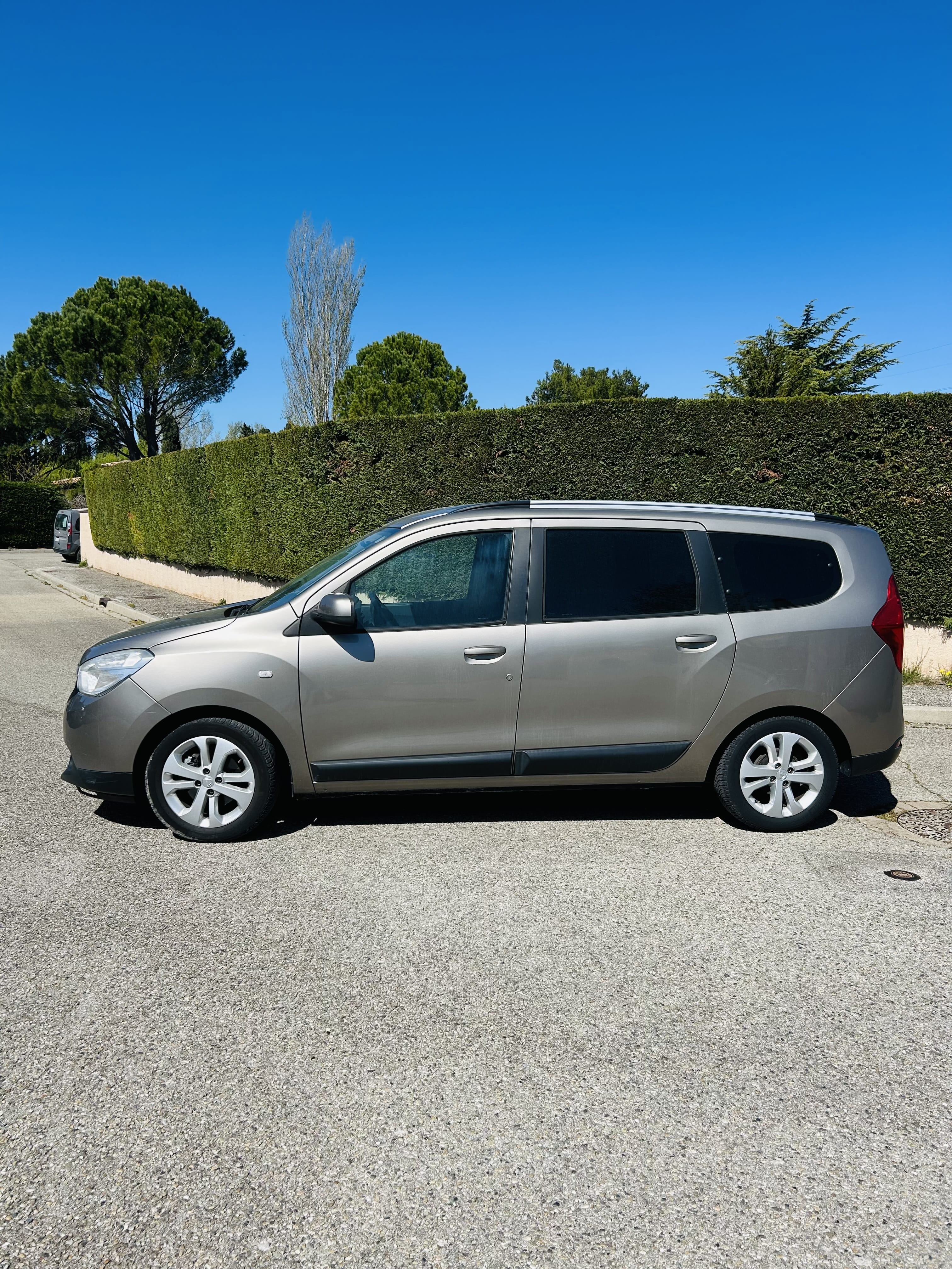 Dacia Lodgy 7 places avec Climatisation
