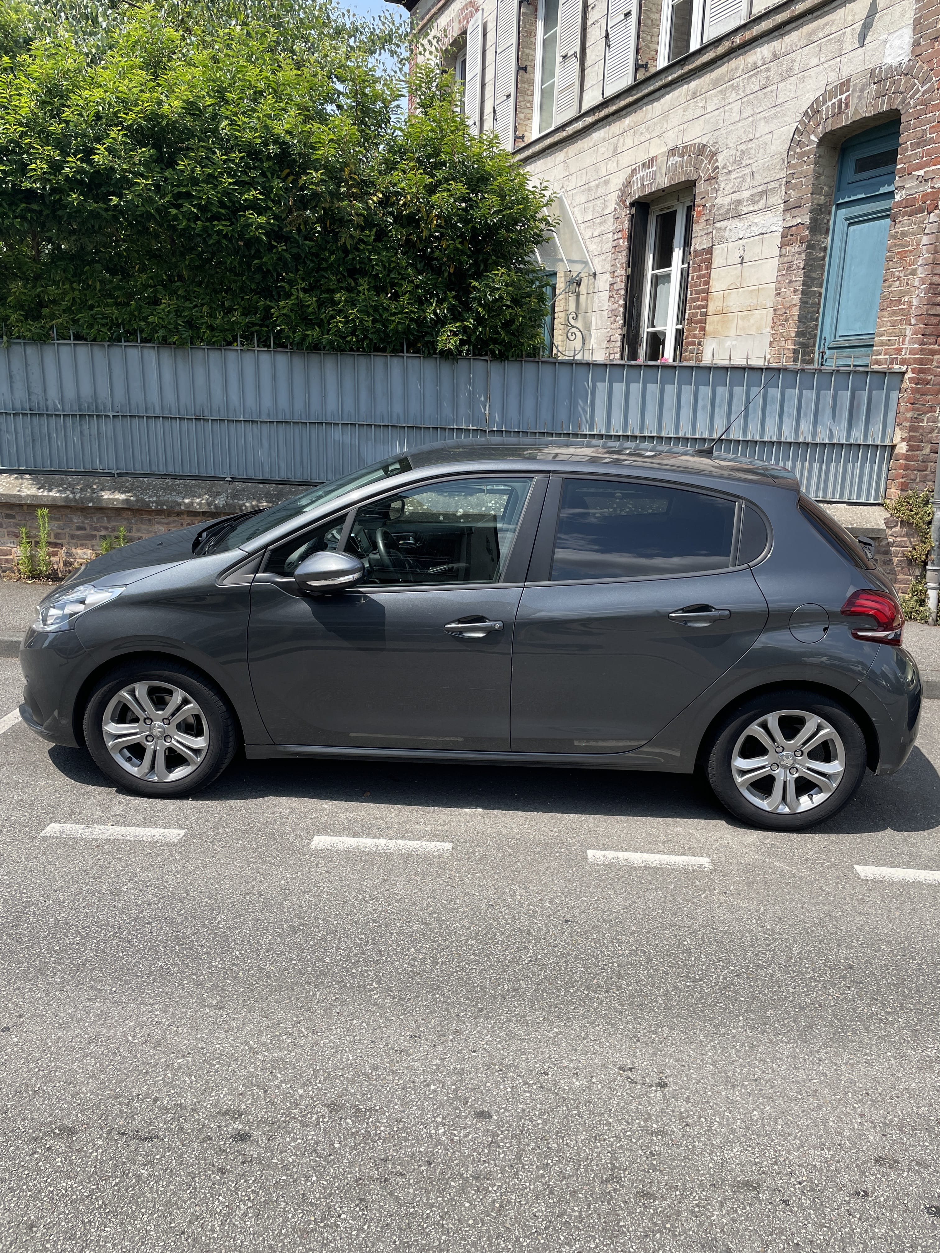 Peugeot 208 avec Climatisation