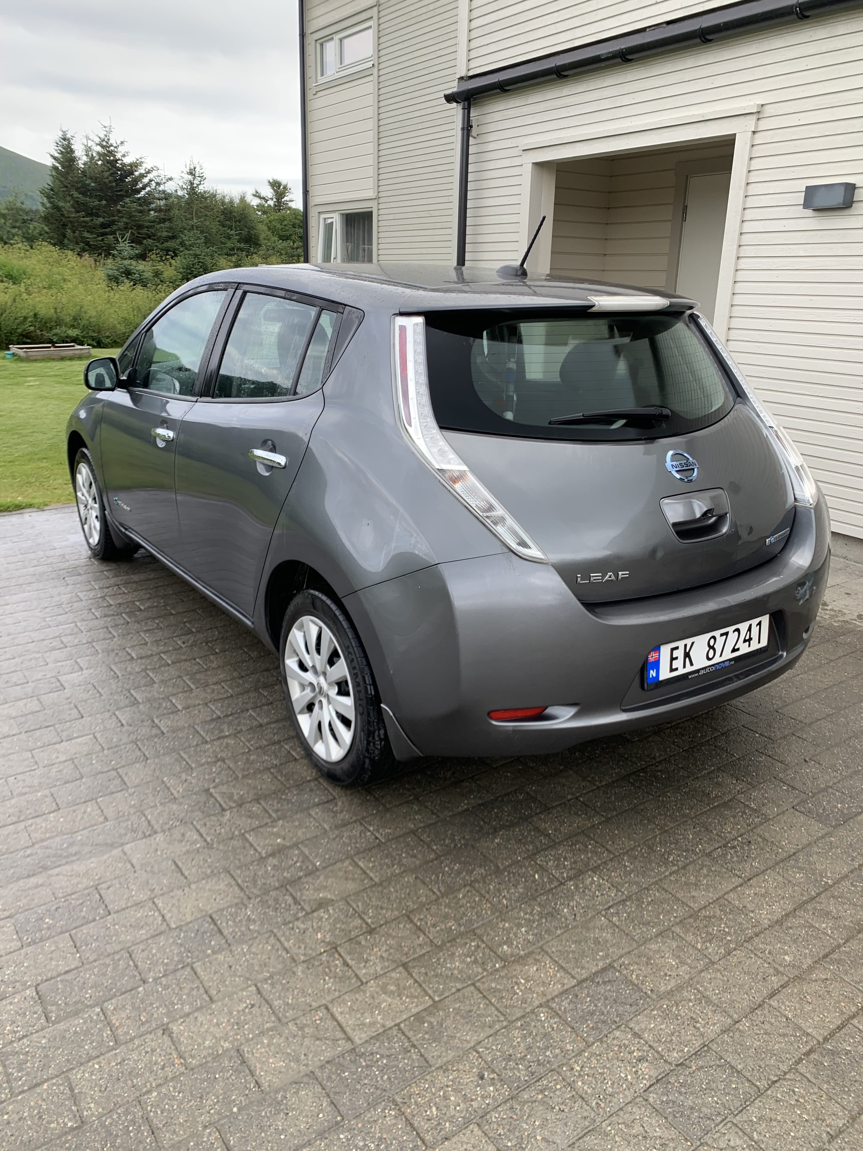 Nissan Leaf with Baby seat