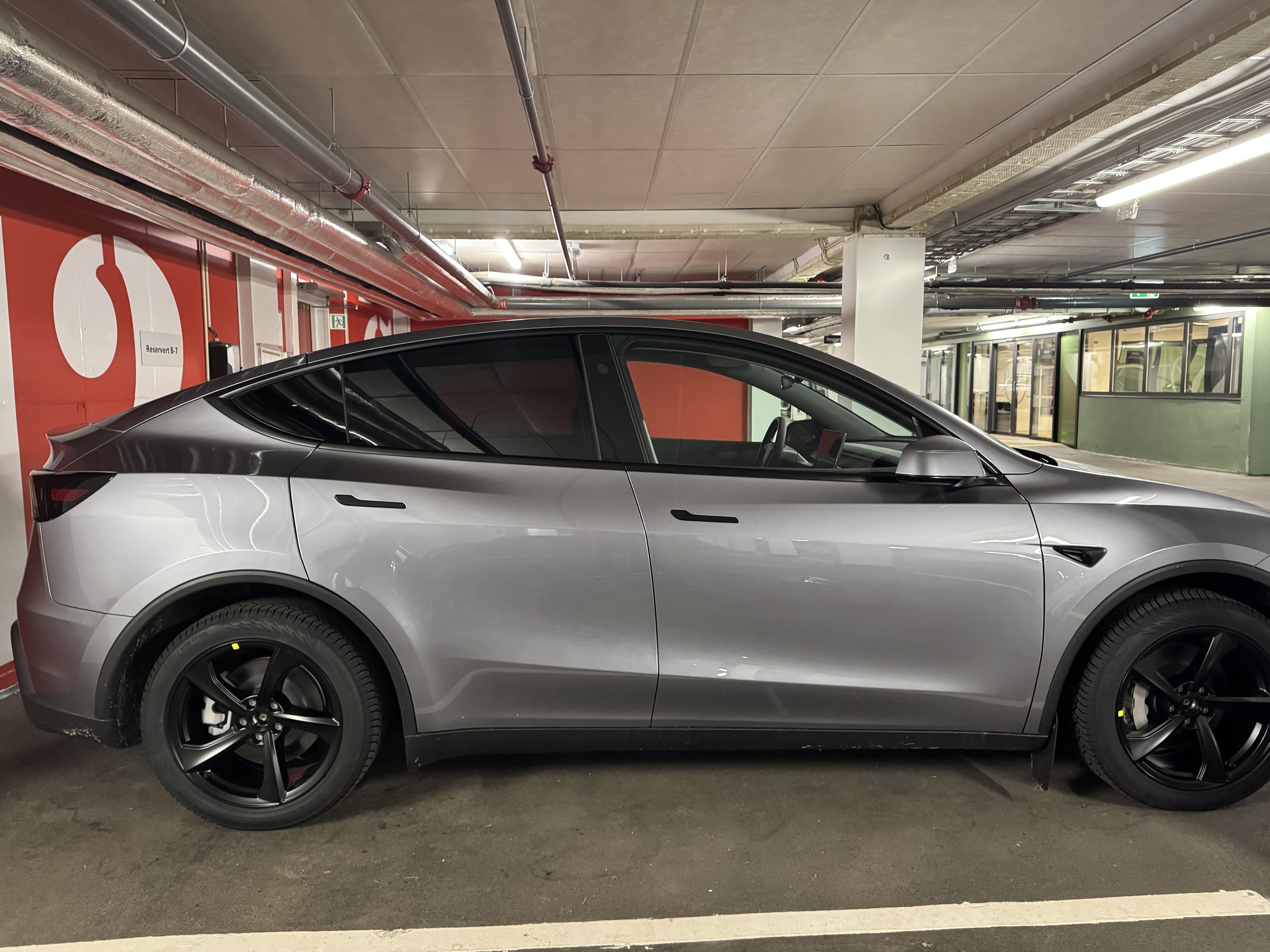 Tesla Model Y Long Range Dual motor AWD med Dashcam