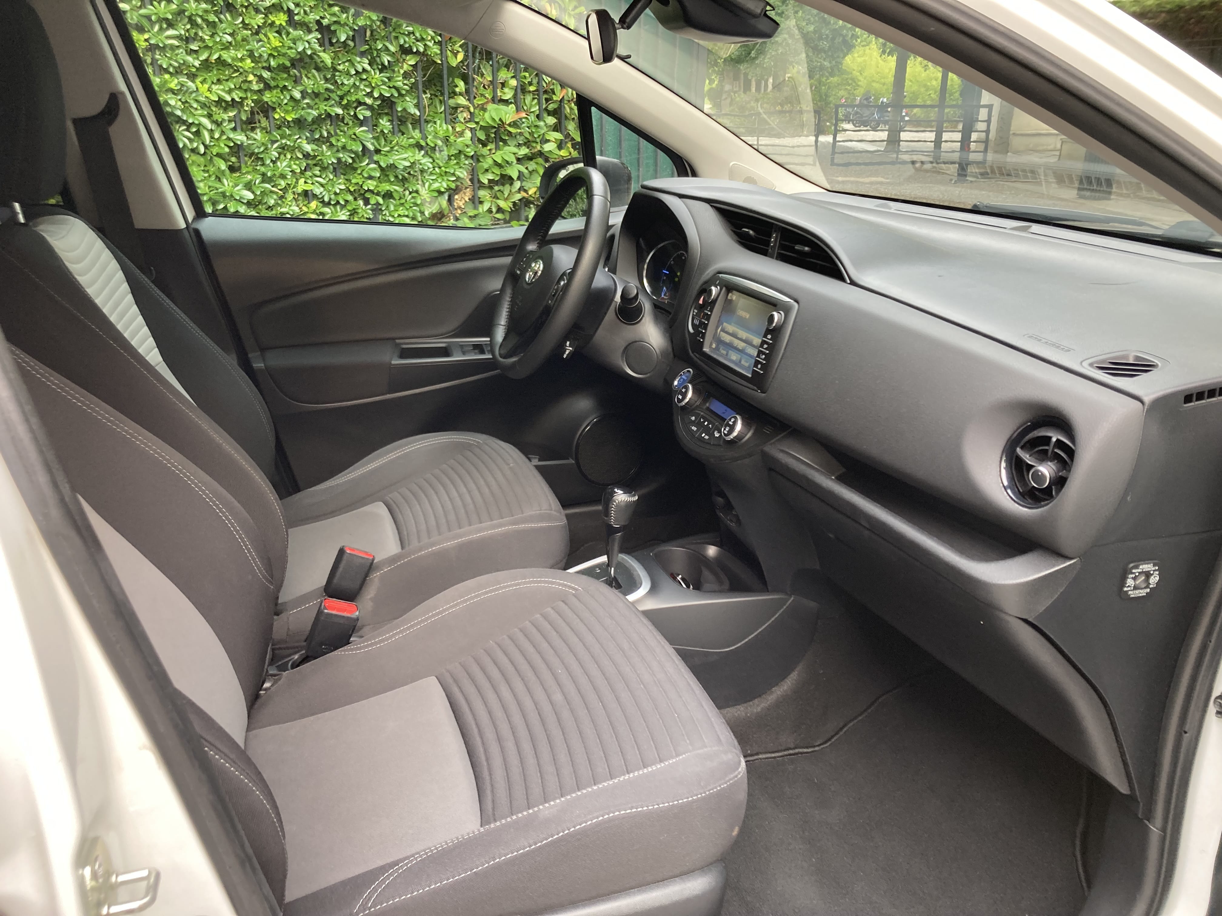 Toyota Yaris Hybride Boîte automatique  Black pack avec Régulateur de vitesse