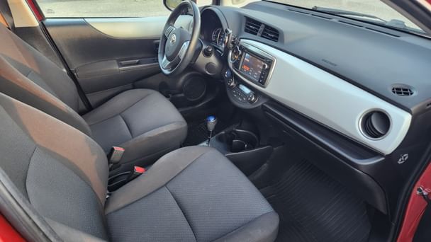 Toyota Yaris Hybrid 1,5 Bensin, Automat inkl. BEBOERKORT SONE parkering med Lydinngang