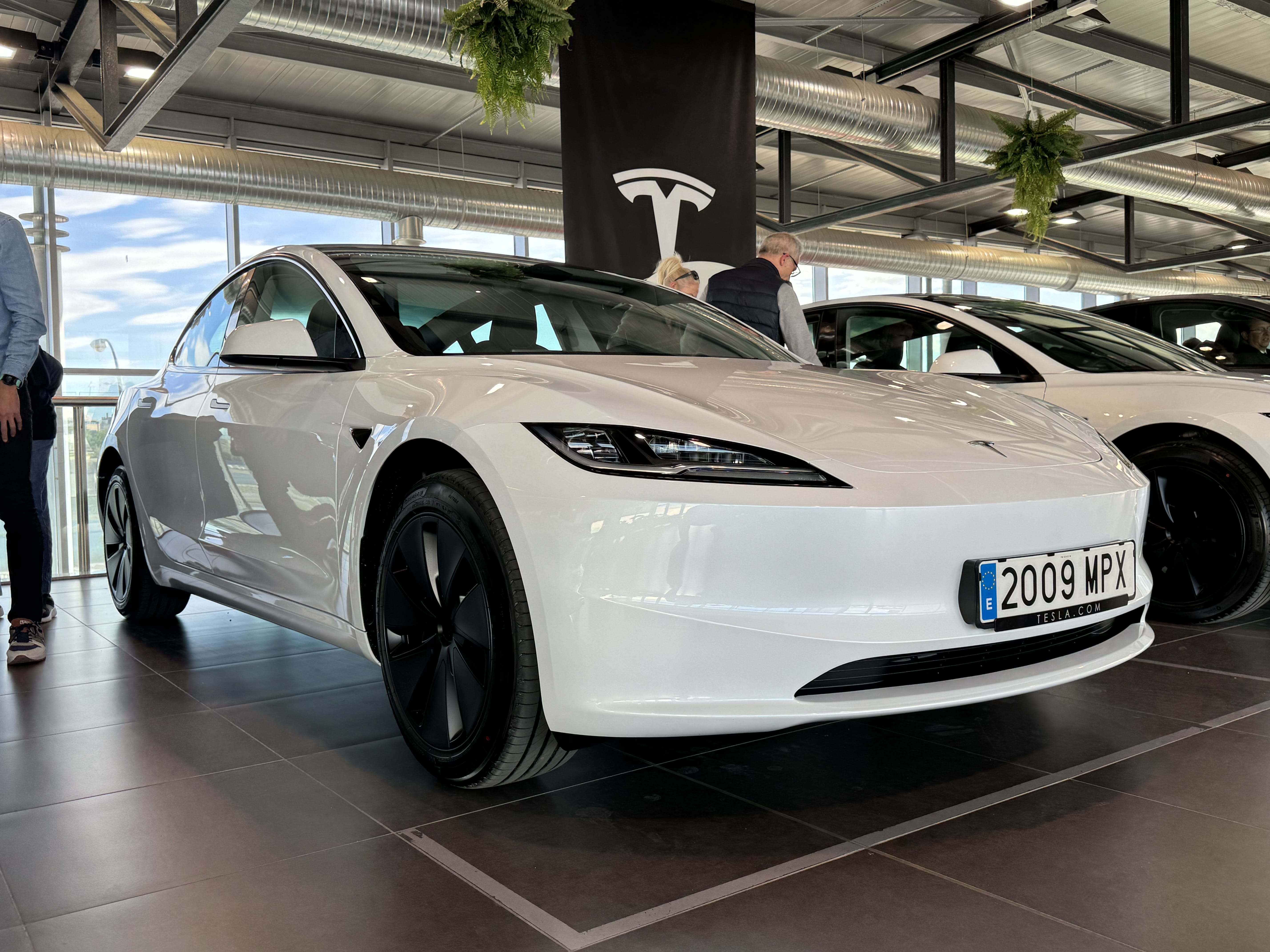 Tesla Model 3 con Control de velocidad