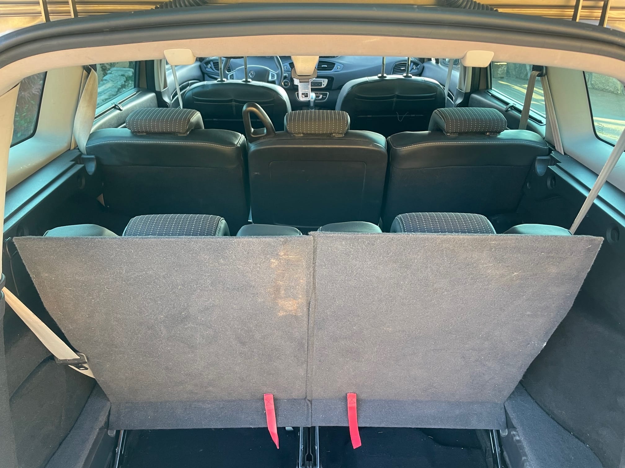 Renault Mégane Scenic 7 places avec Porte-skis