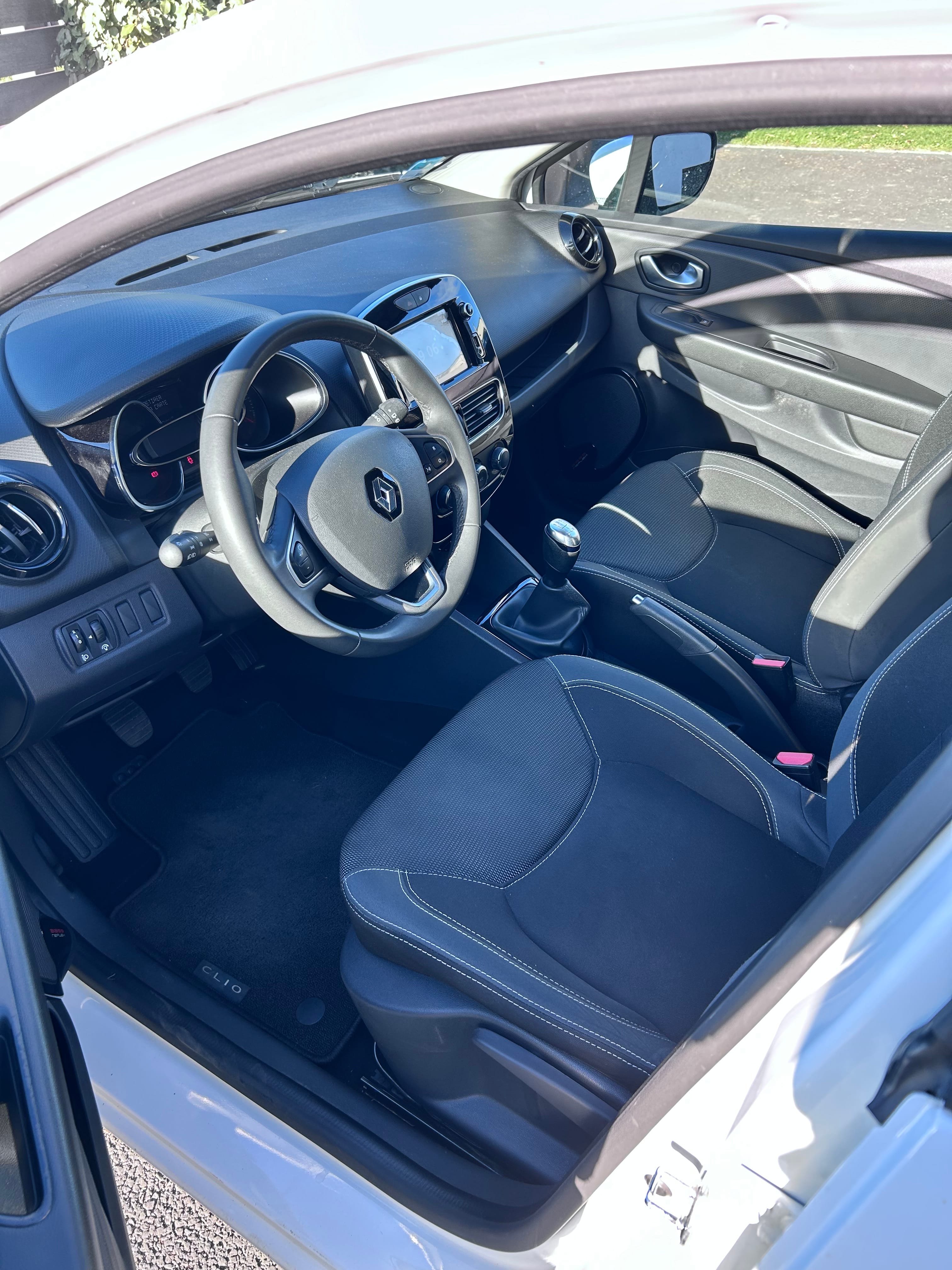 Renault Clio IV Essence avec Régulateur de vitesse