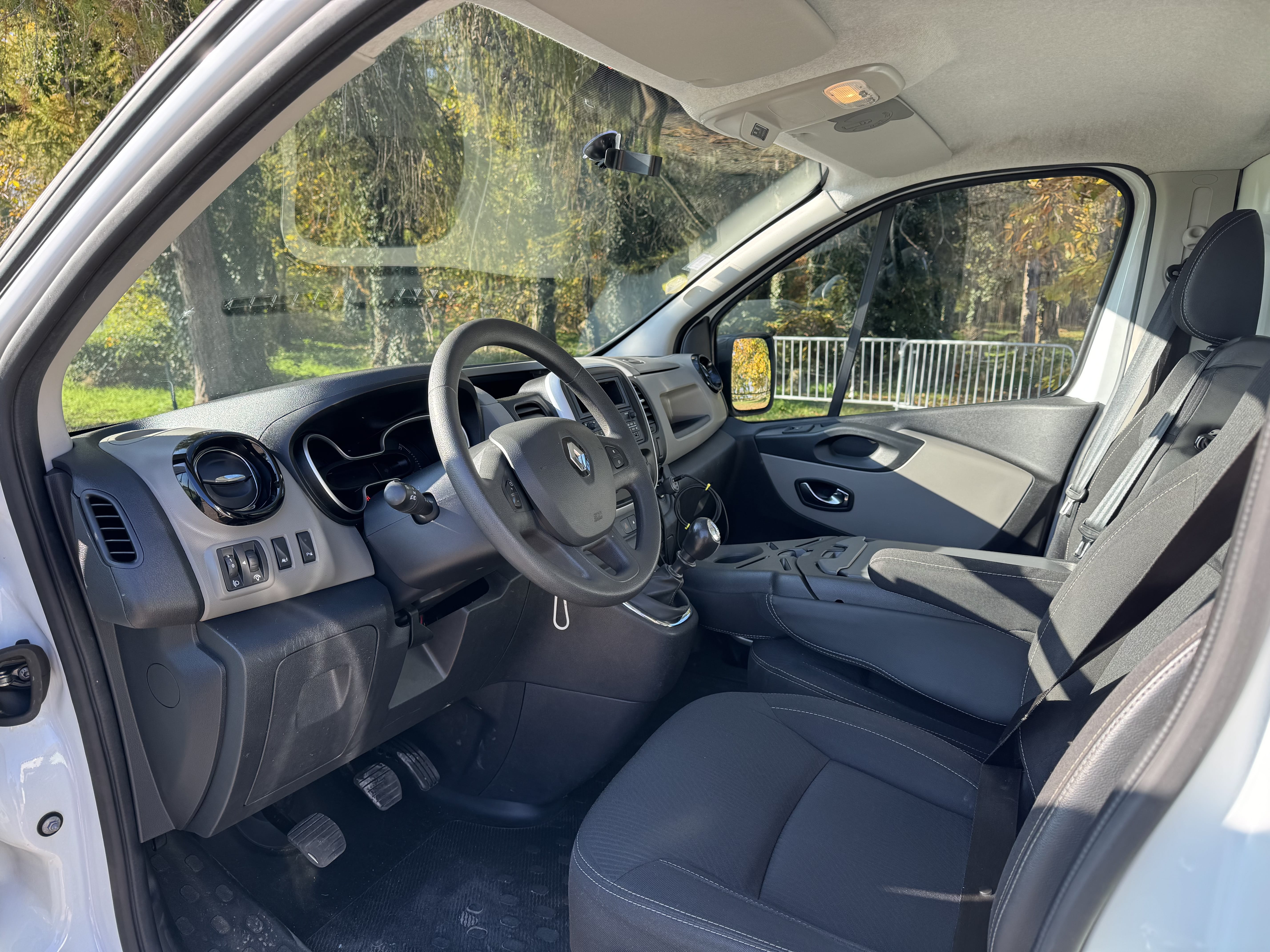 Renault Trafic 1.6 dci L2H1 avec Chaines