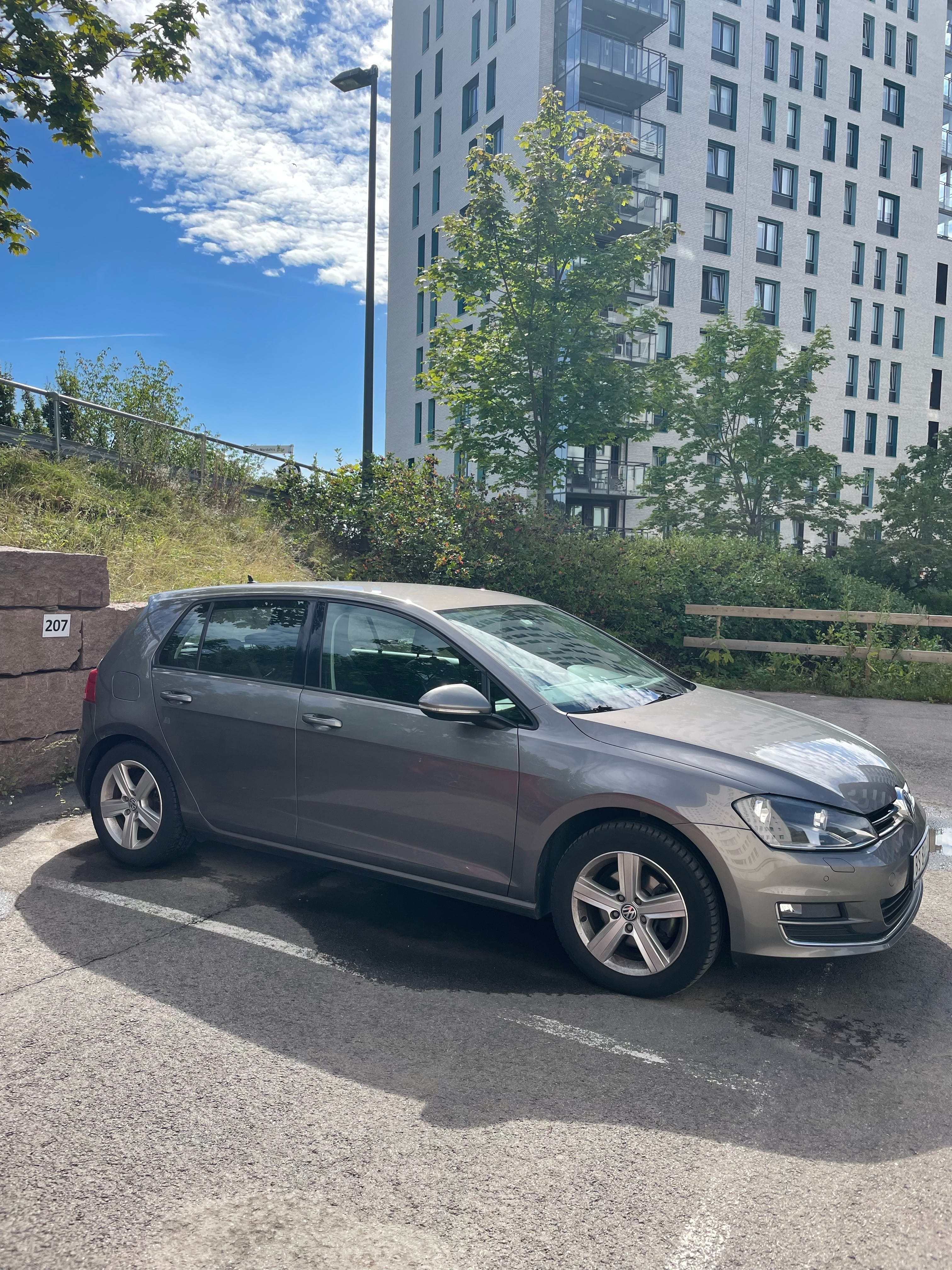Volkswagen Golf Highline (2014) with Air conditioning