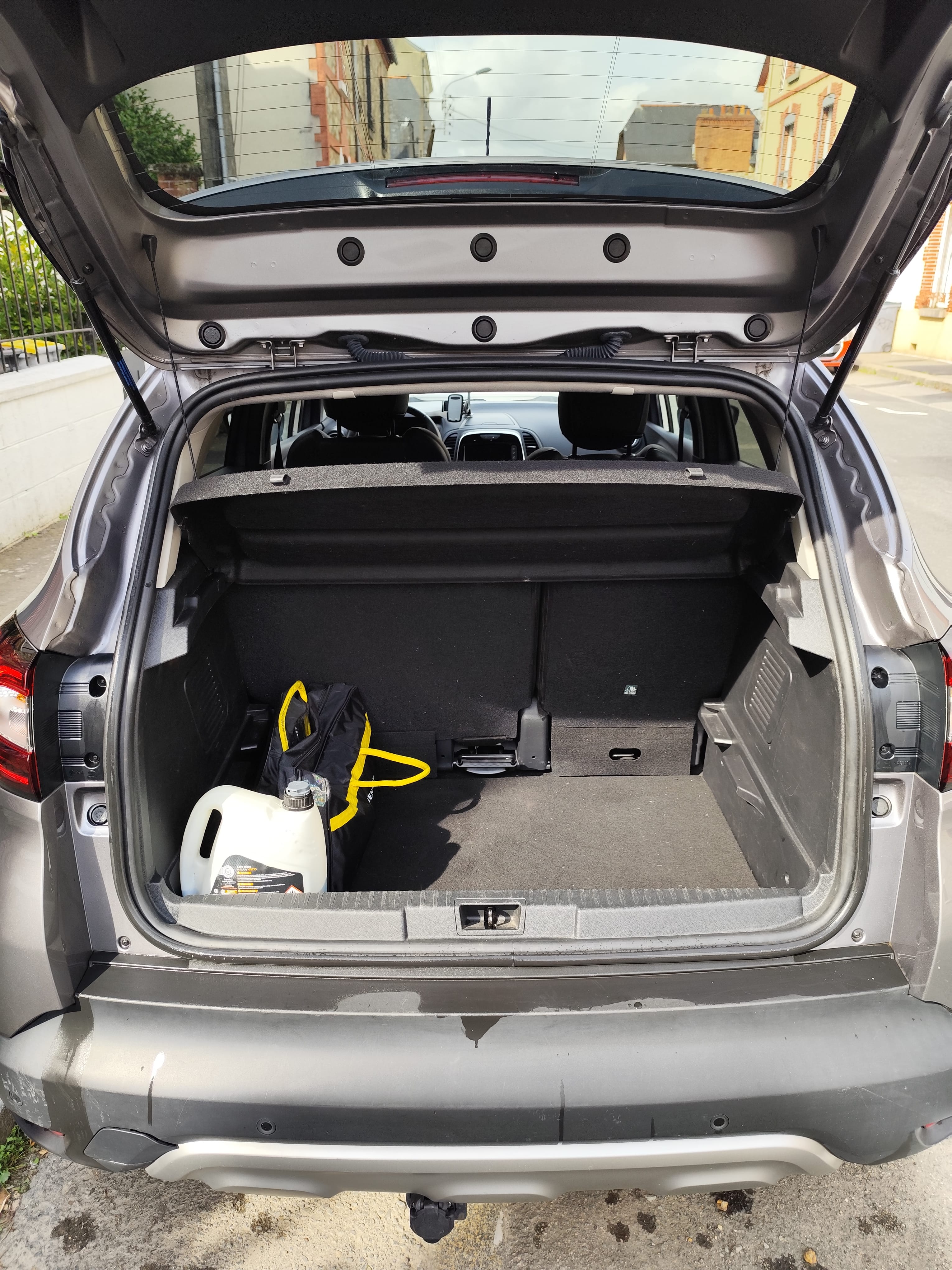 Renault Captur with Roof box