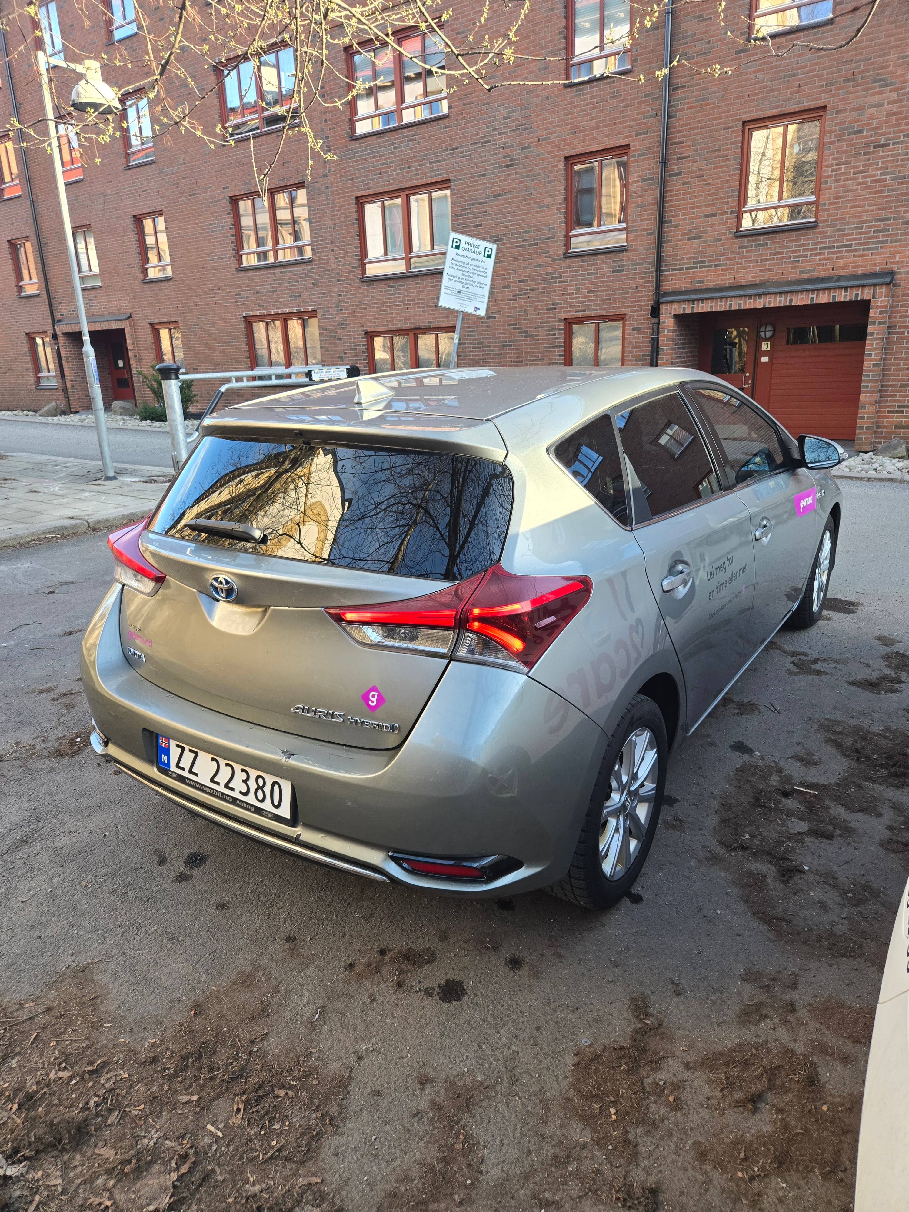 Toyota Auris 1,8 Bensin, Automat, romslig, Navi, Inkl Beboerkort parkering med GPS