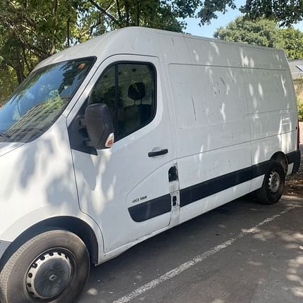Renault Master Pneus neige , faible consommation avec Climatisation