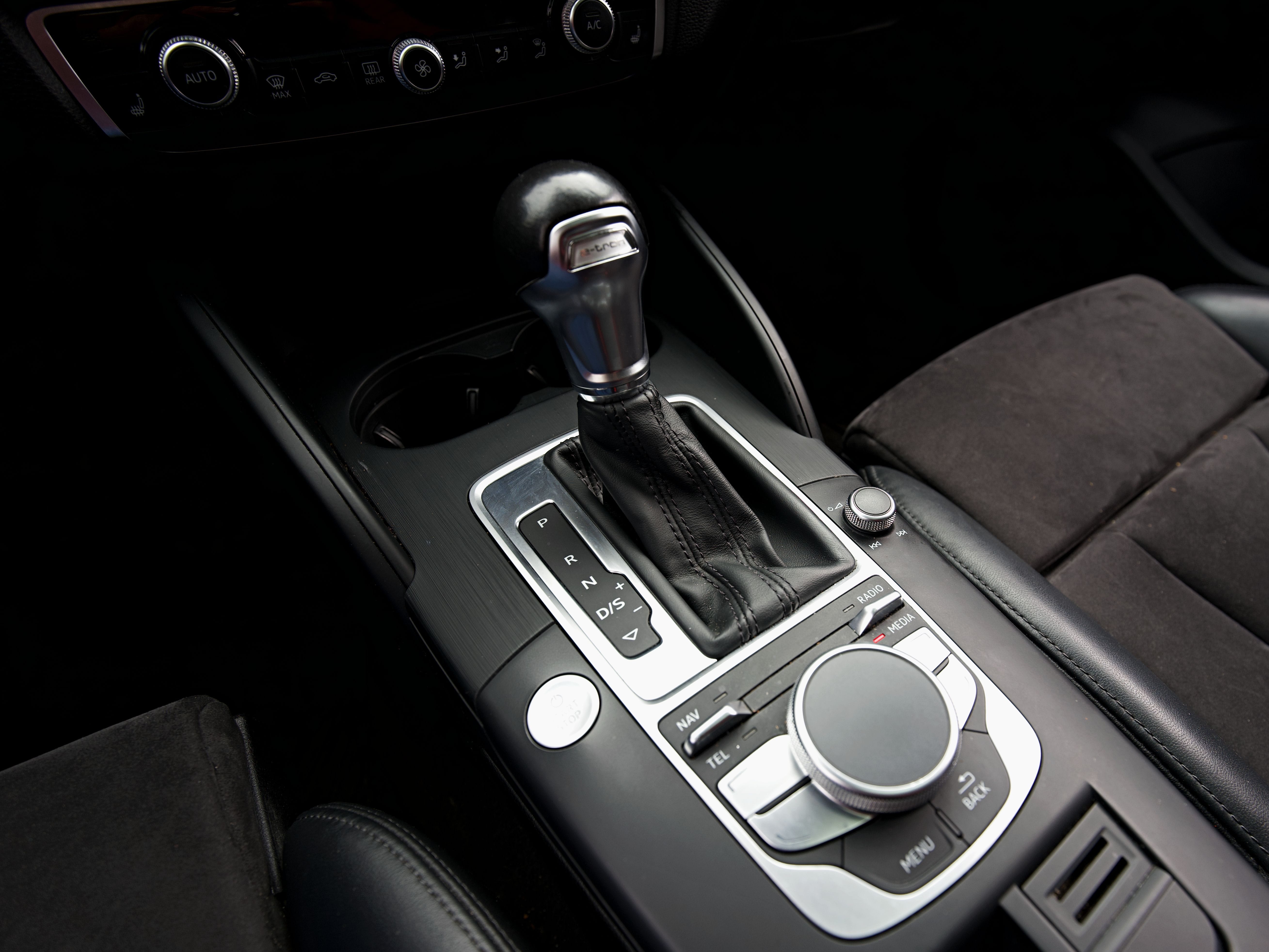 Audi A3 e-tron med Bilradio