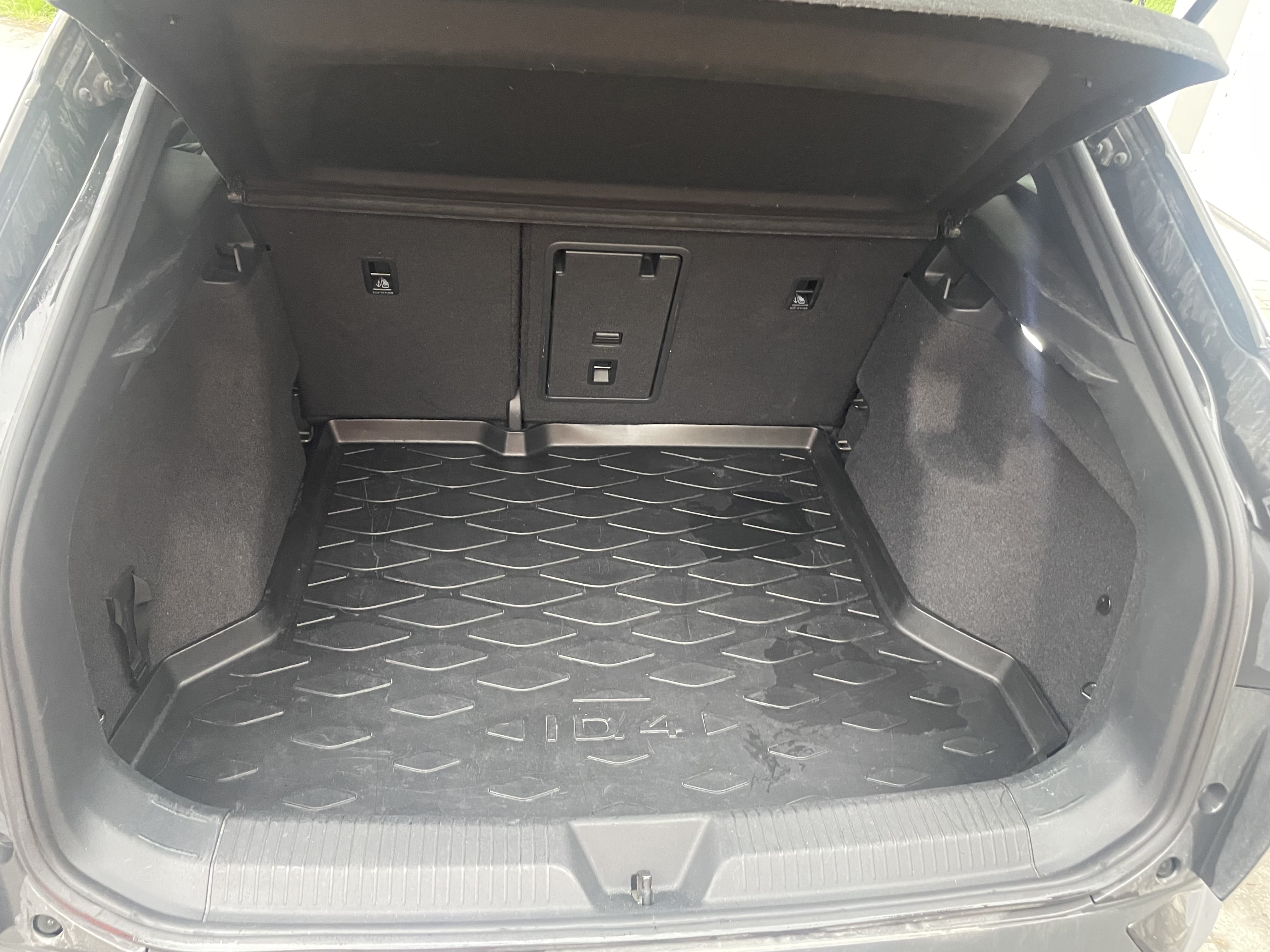 Volkswagen ID.4 with Bluetooth audio