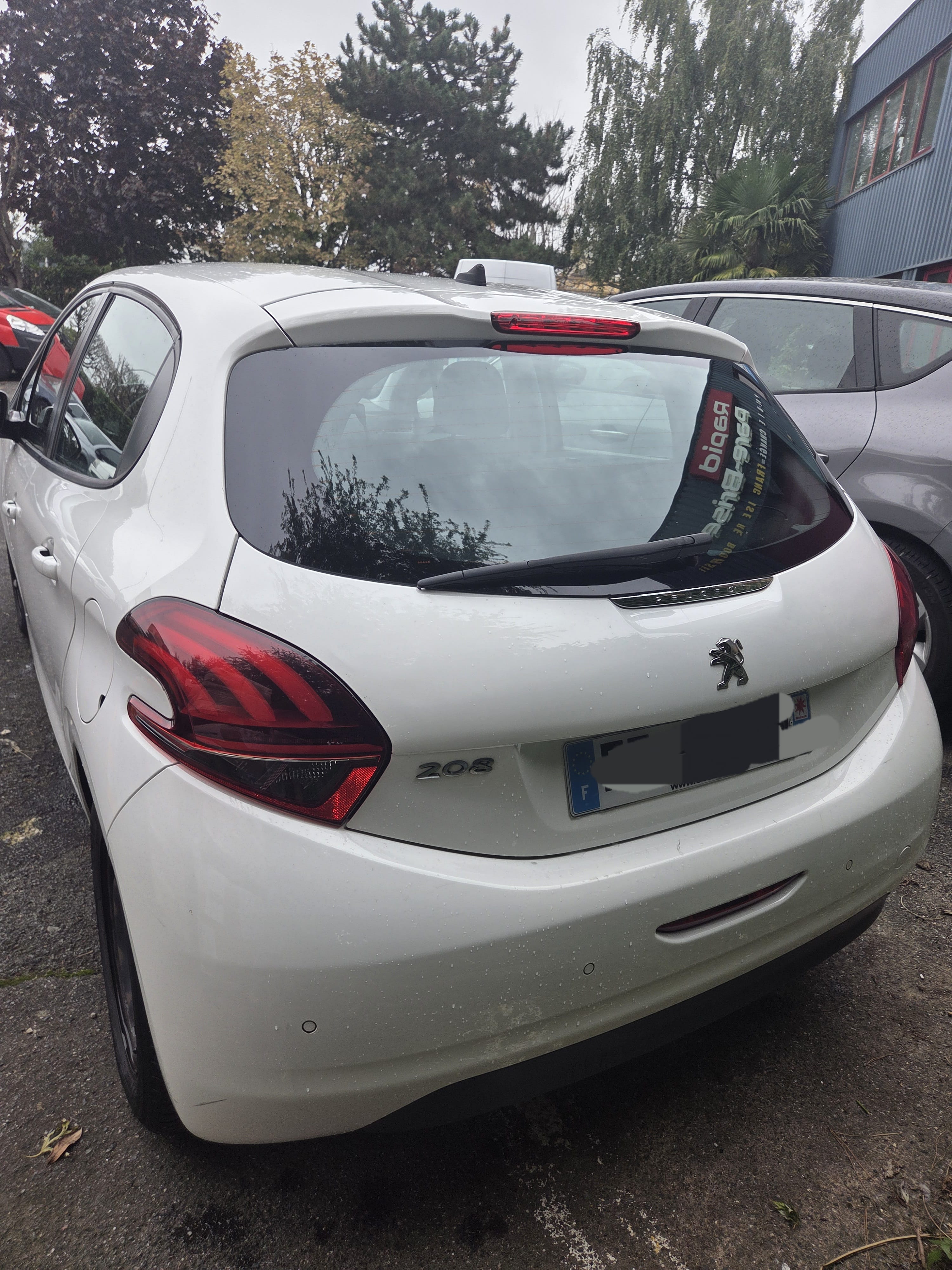 Peugeot 208 Société avec GPS
