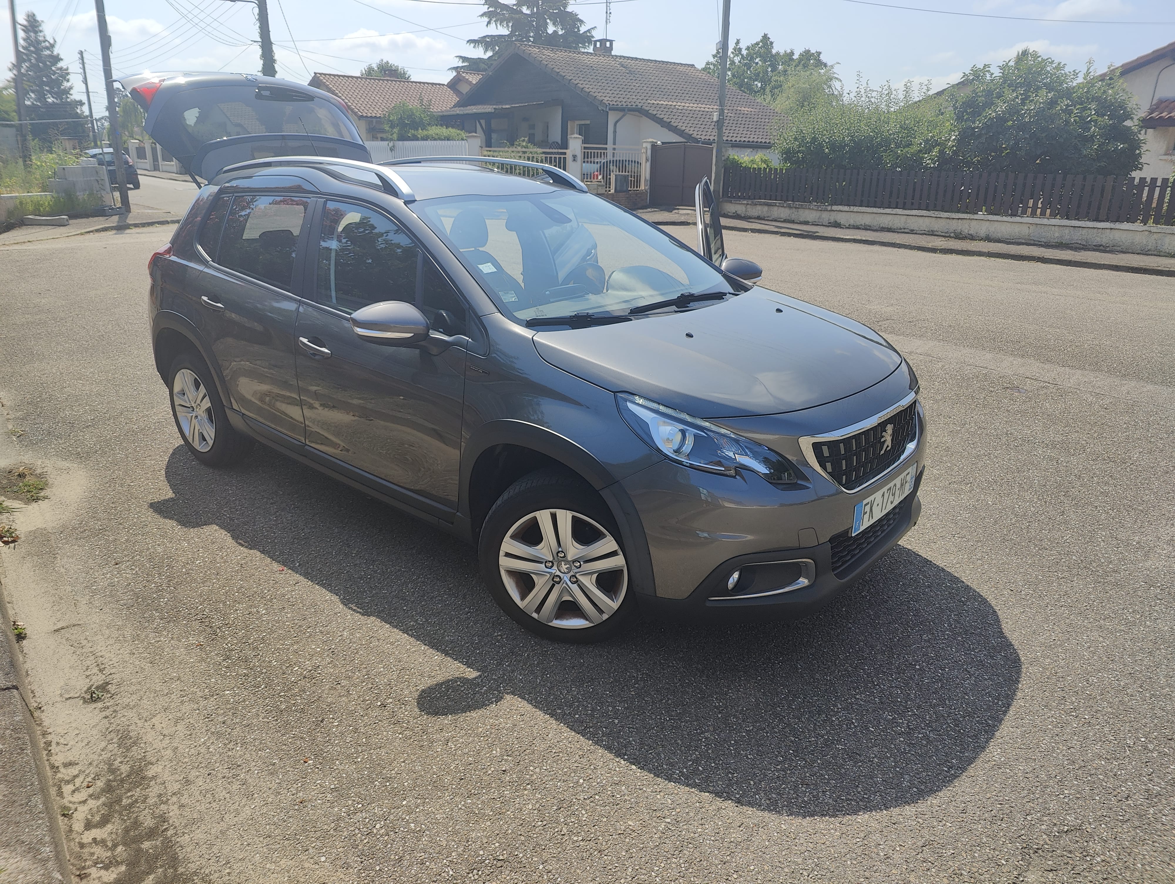 Peugeot 2008 1,6 HDi avec Siège bébé