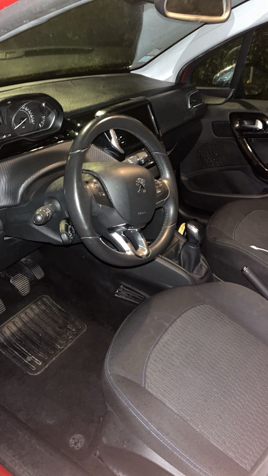 Peugeot 208 avec GPS