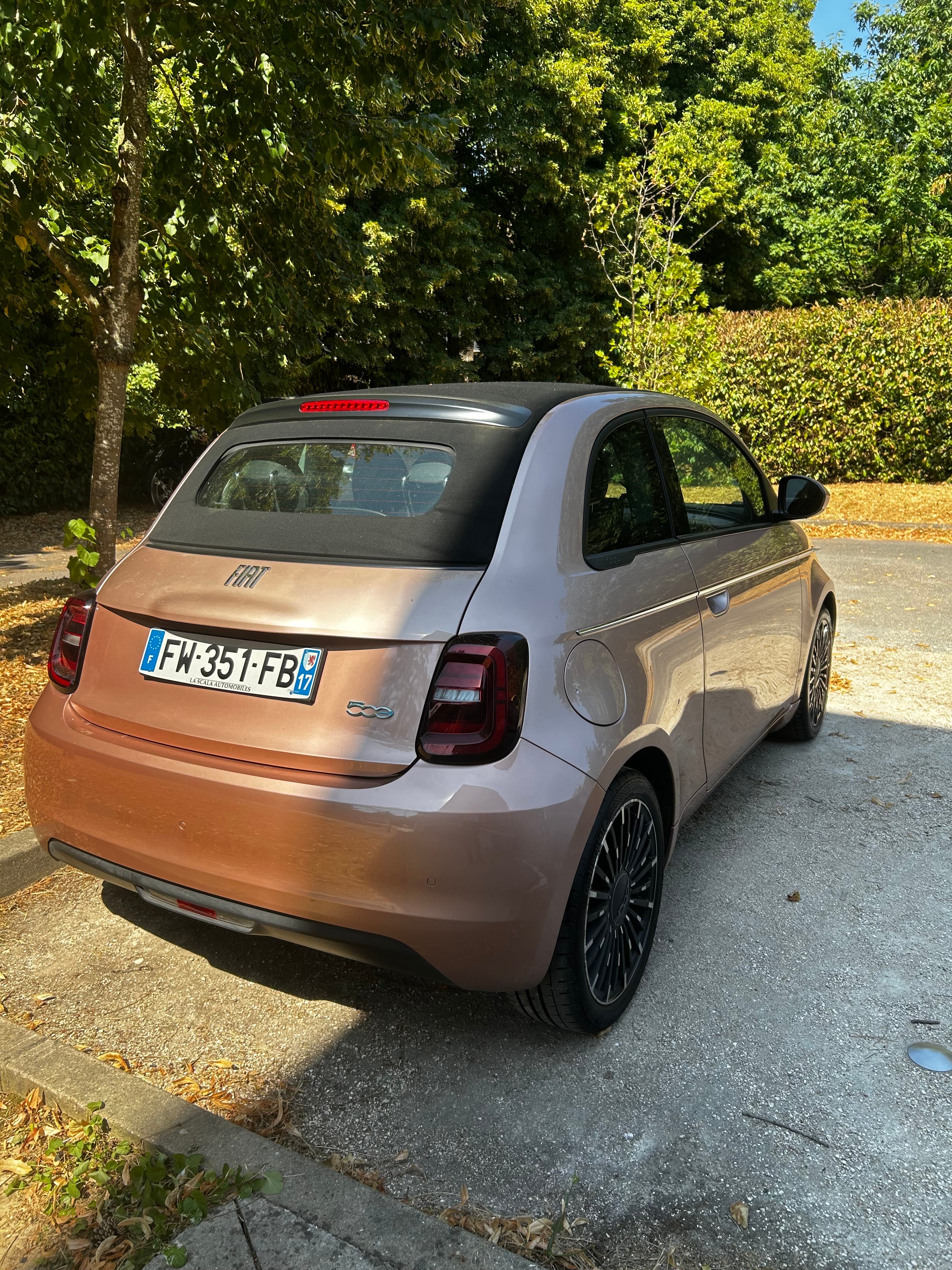 Fiat 500e avec Apple CarPlay