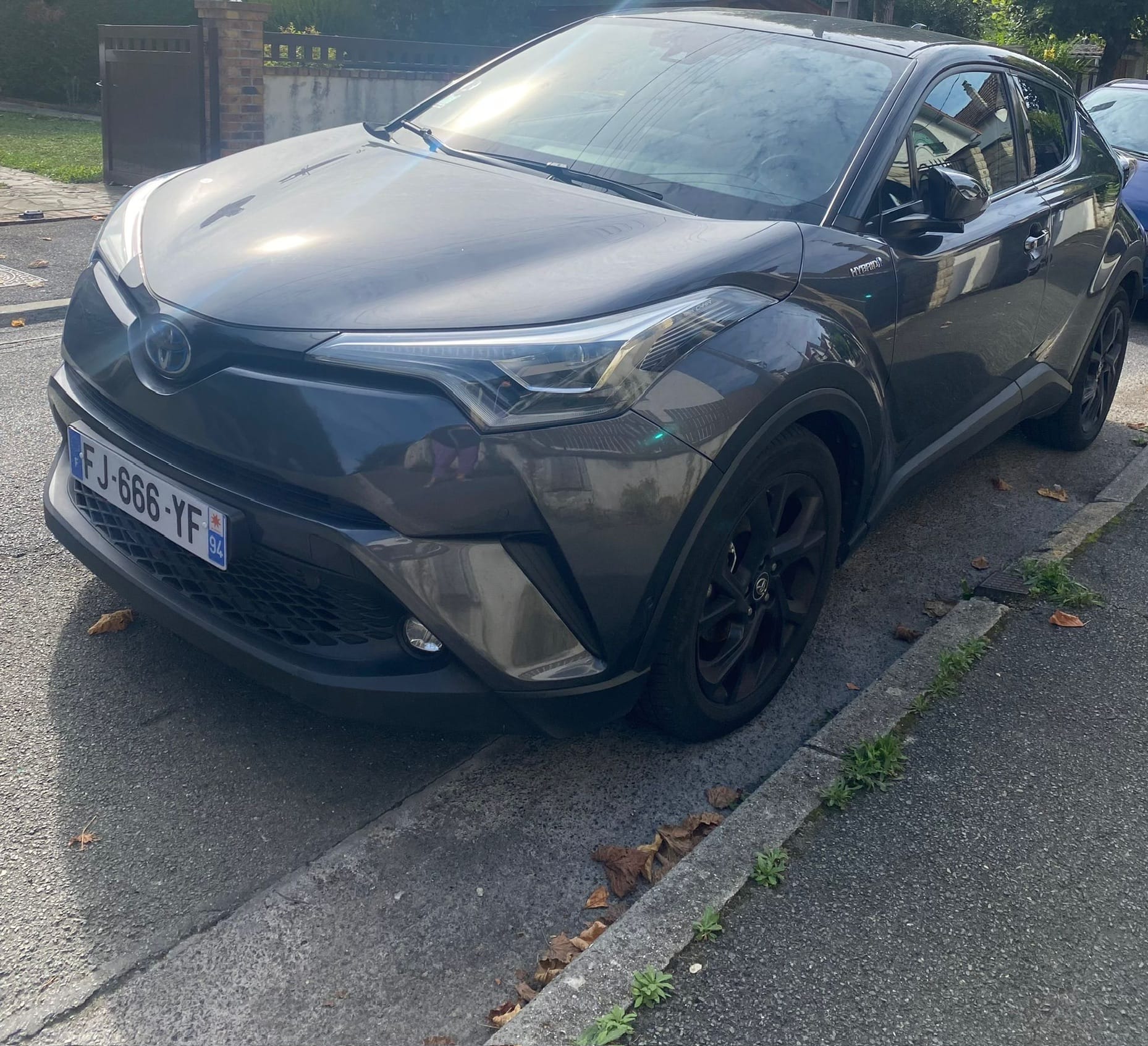 Toyota C-HR, 2019, Essence 95 / Électrique (hybride), automatique