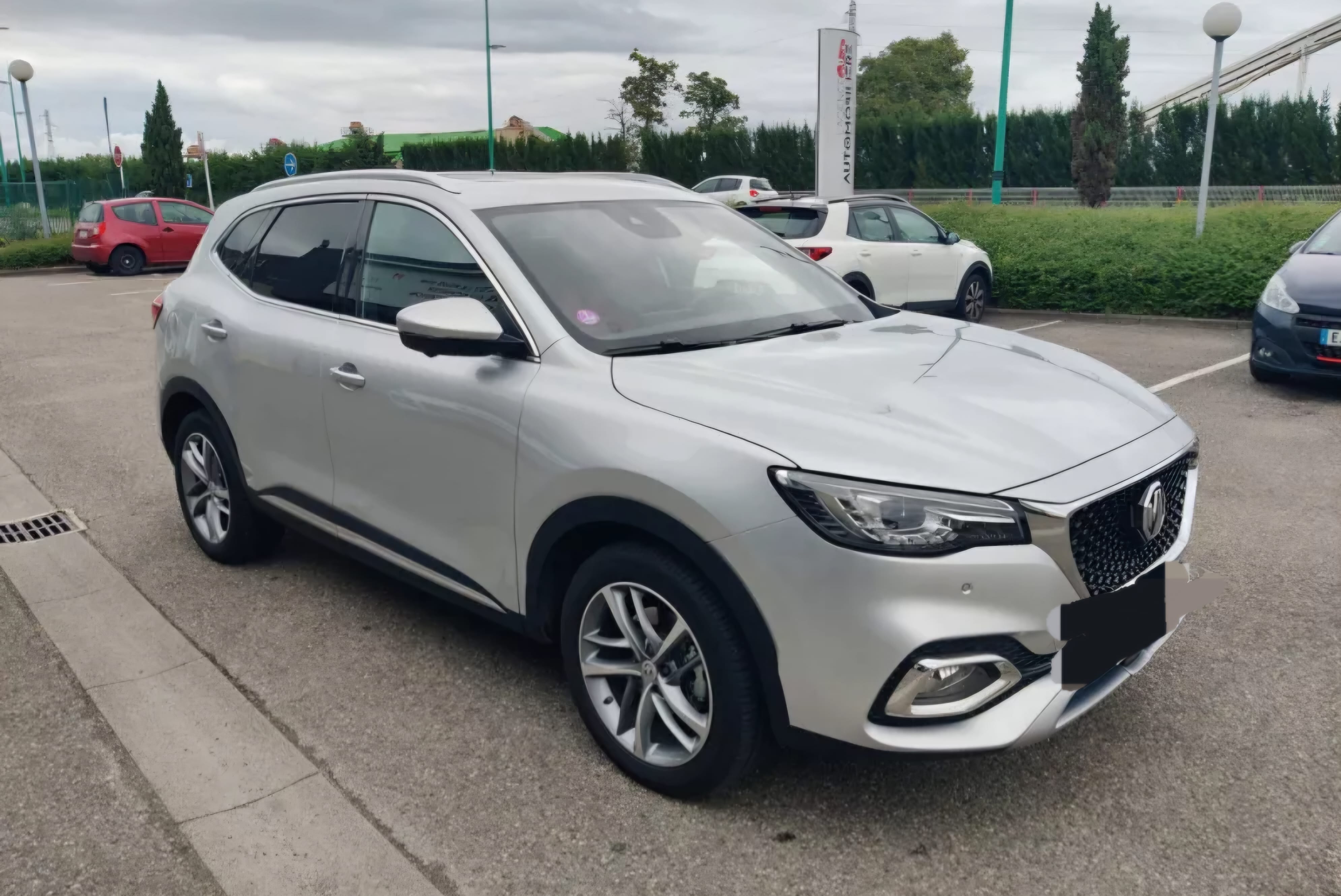 MG EHS, 2022, Essence 95 / Électrique (hybride), automatique