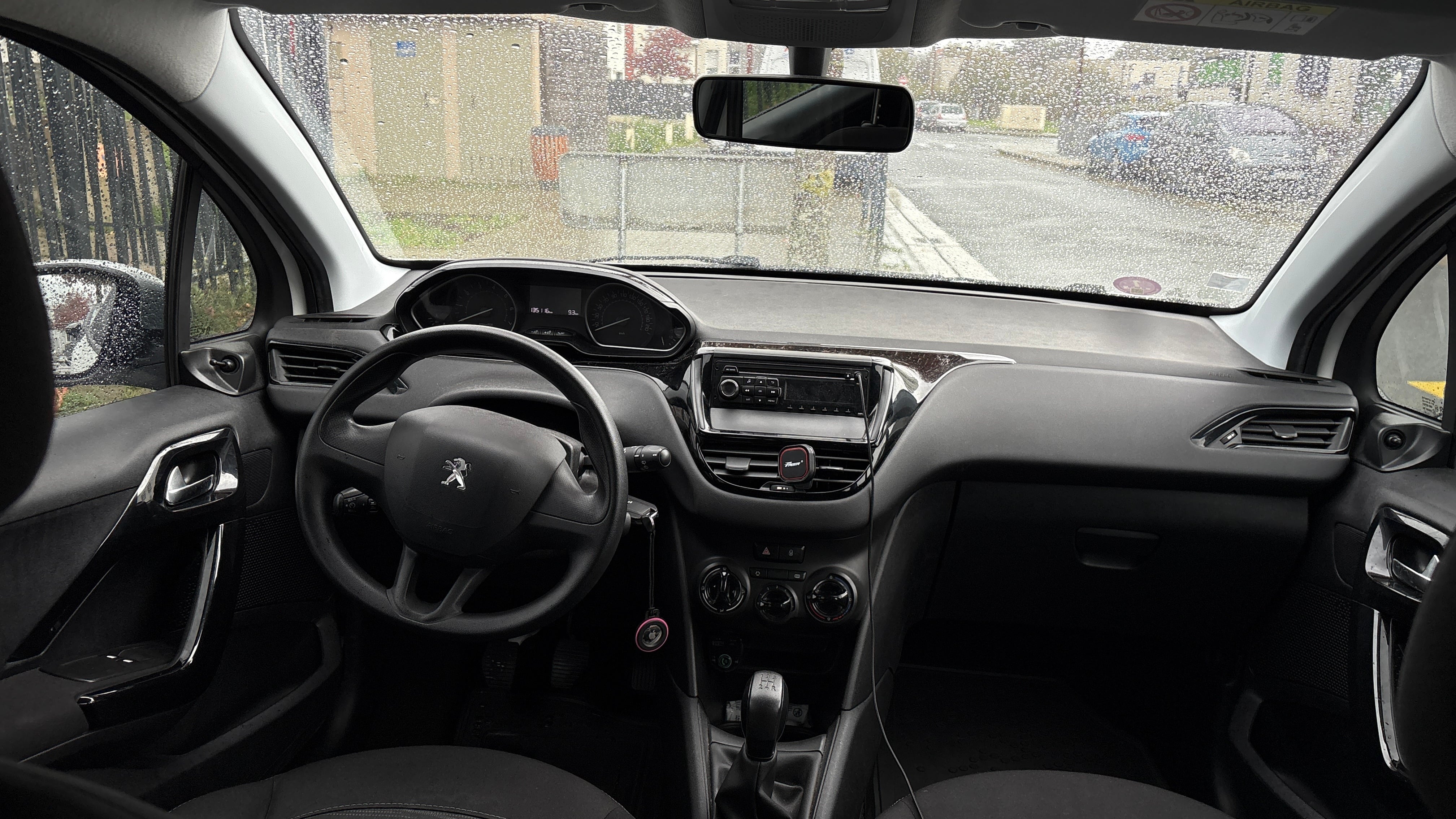 Peugeot 208 1.0 VTi avec Audio Bluetooth