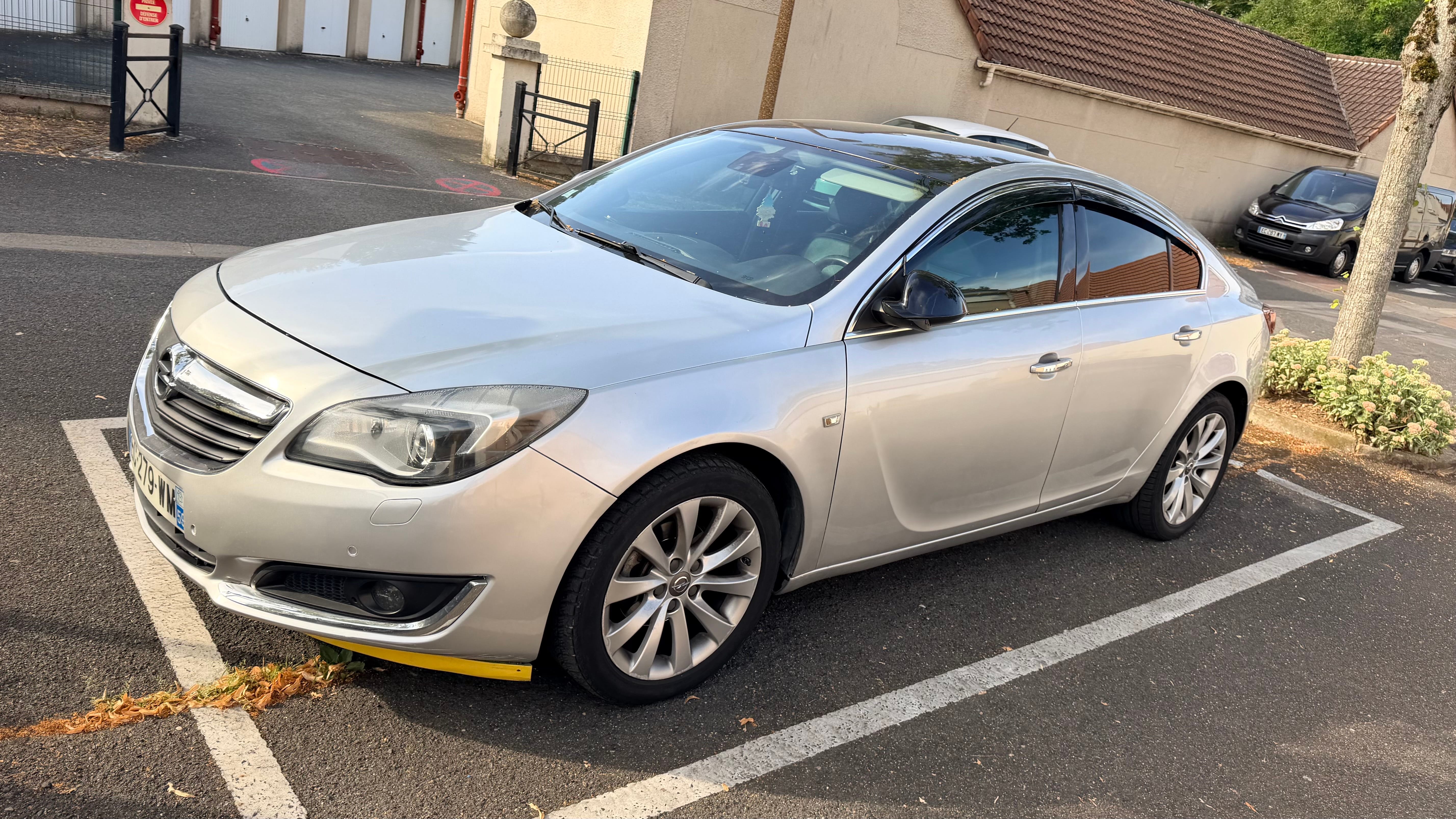 Opel Insignia 136ch 1,6 CDTI avec GPS