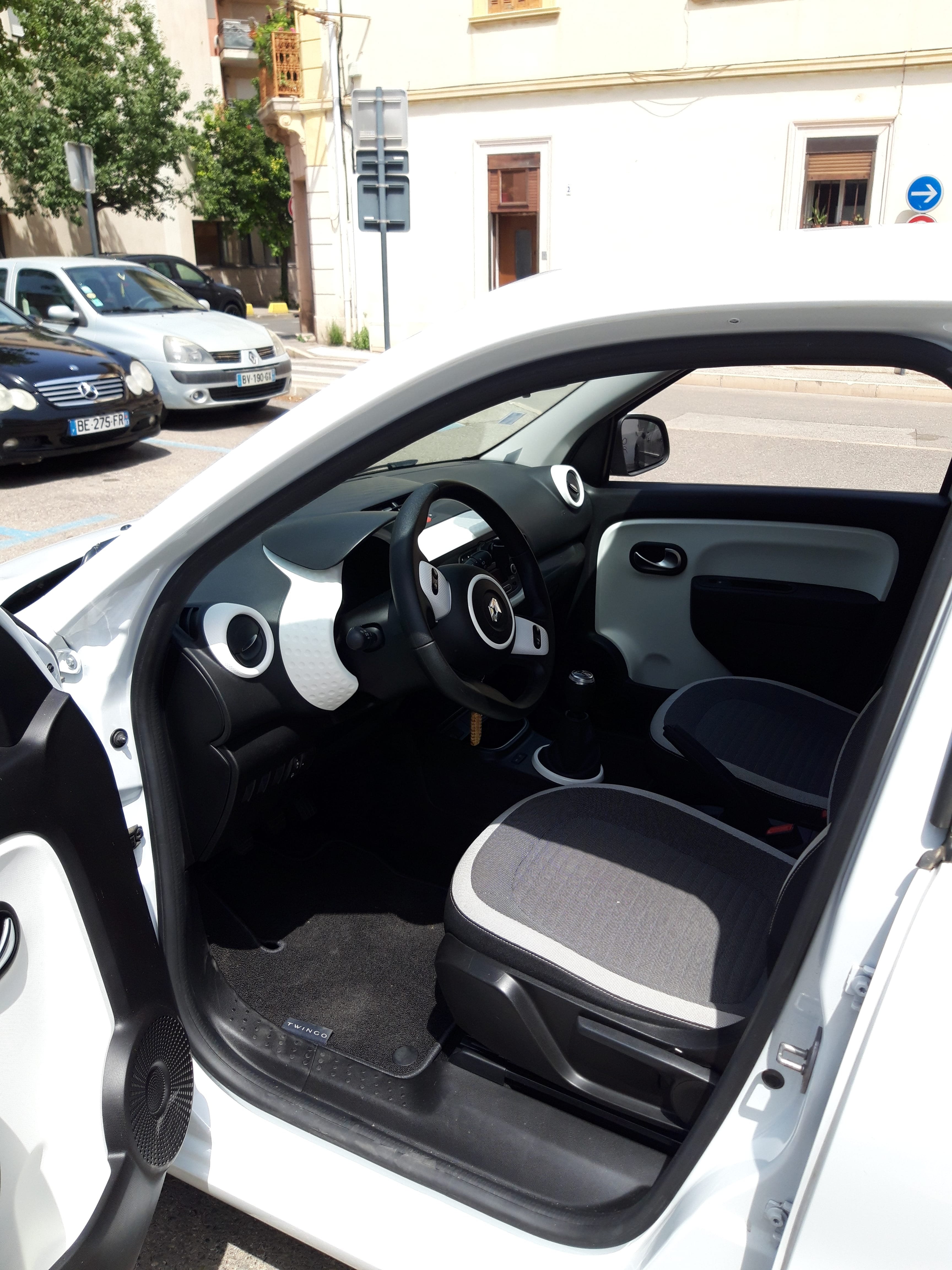 Renault Twingo III avec Entrée audio / iPod