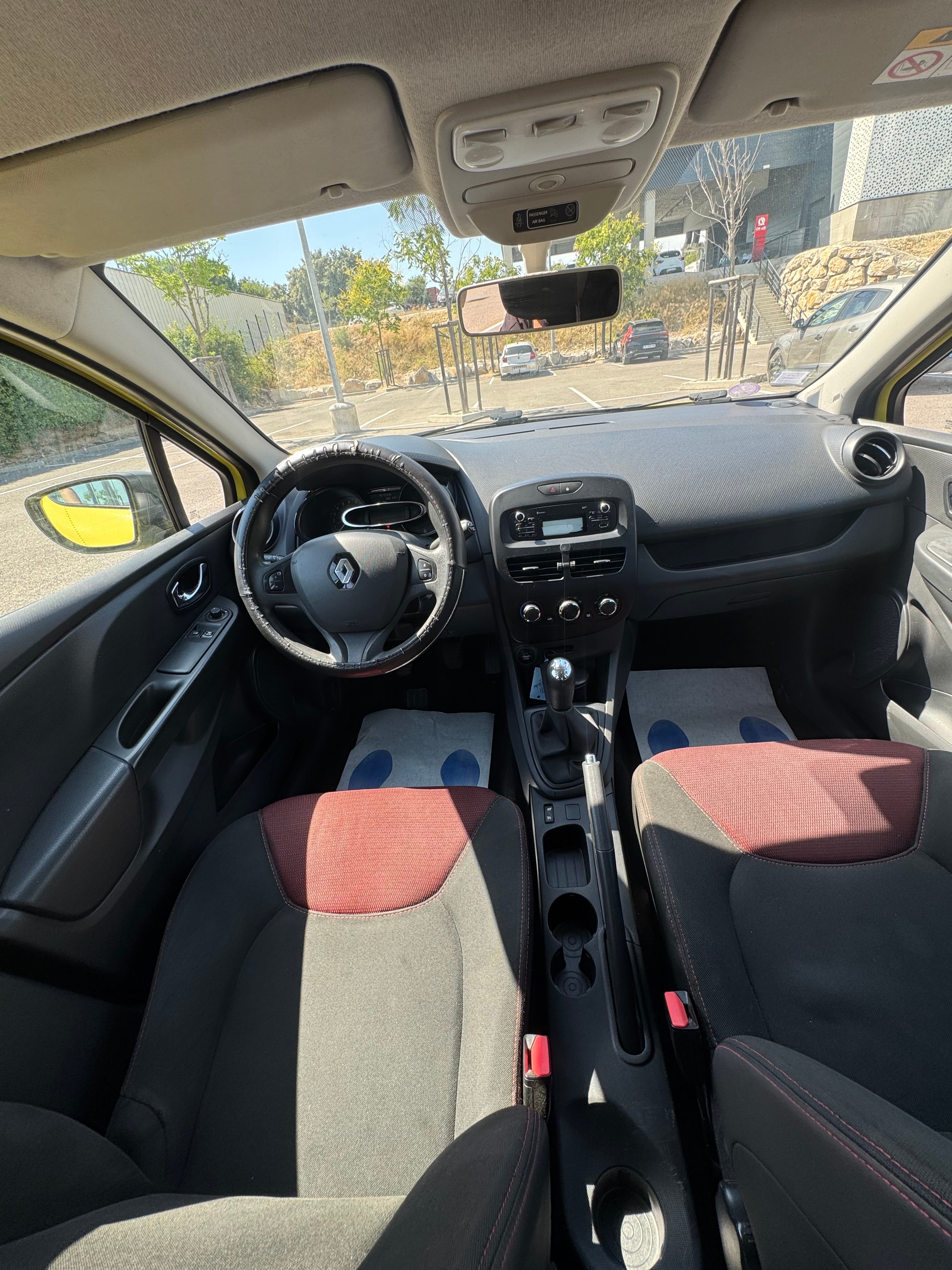 Renault Clio avec Entrée audio / iPod