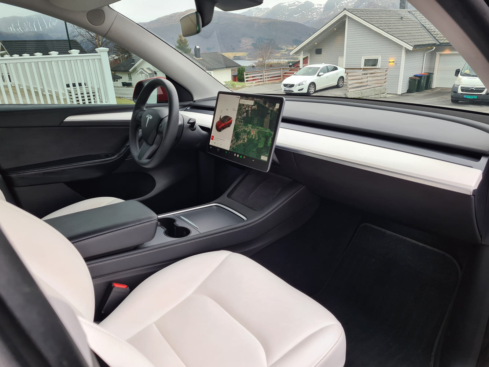 Tesla Model Y Long Range with Dashcam