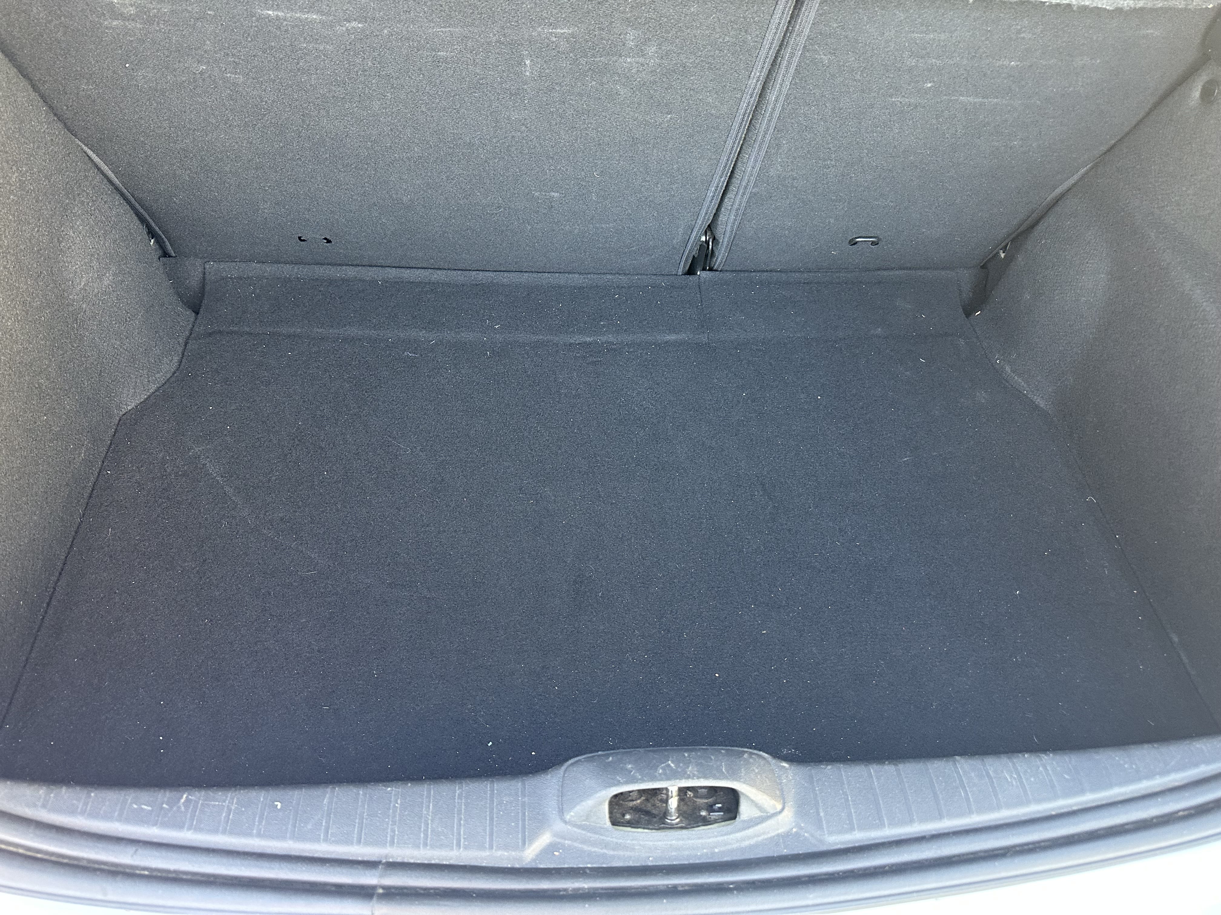 Peugeot 208 avec Port USB