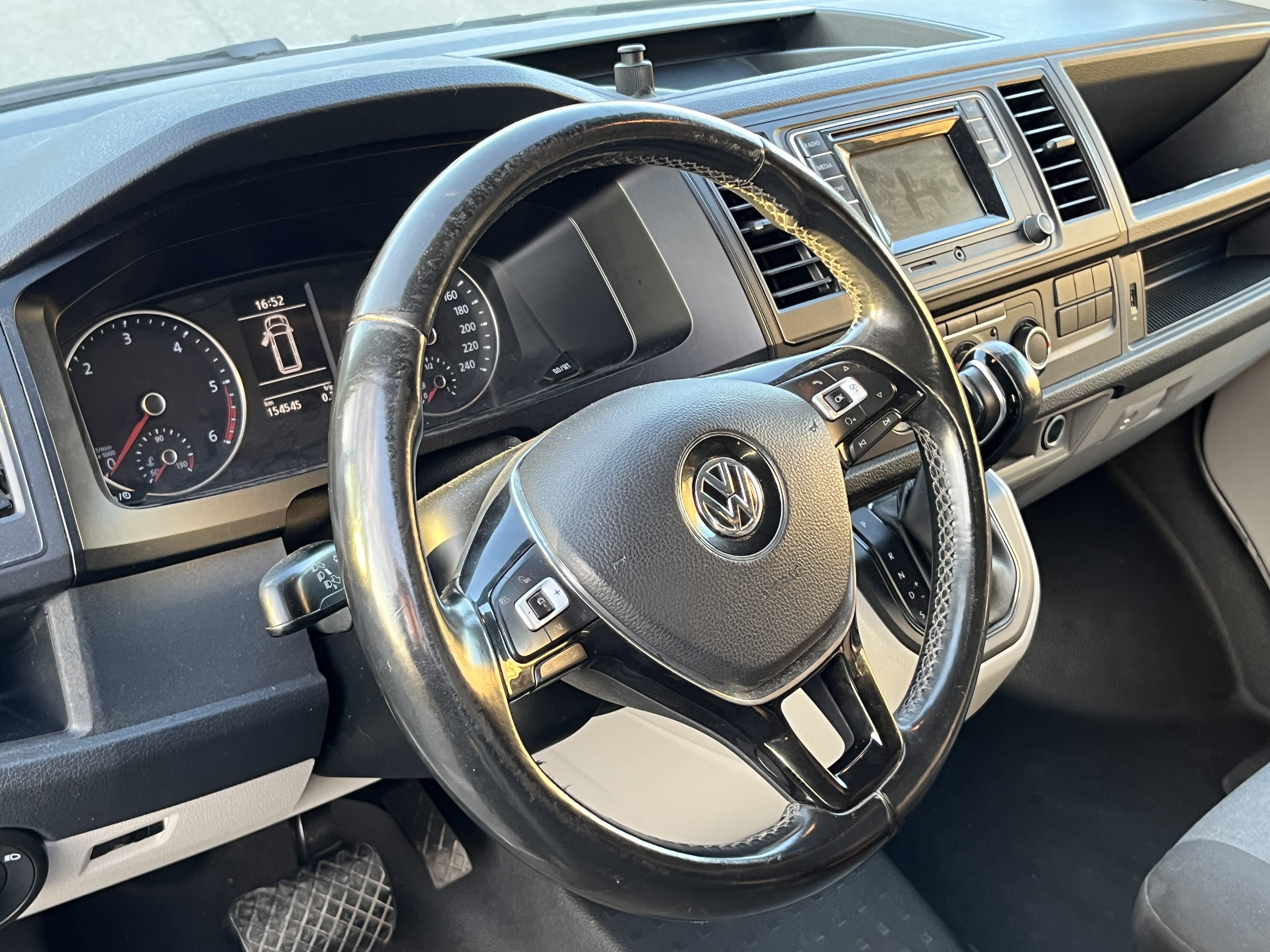 Volkswagen Transporter 2.0 TDI with Audio / iPod input