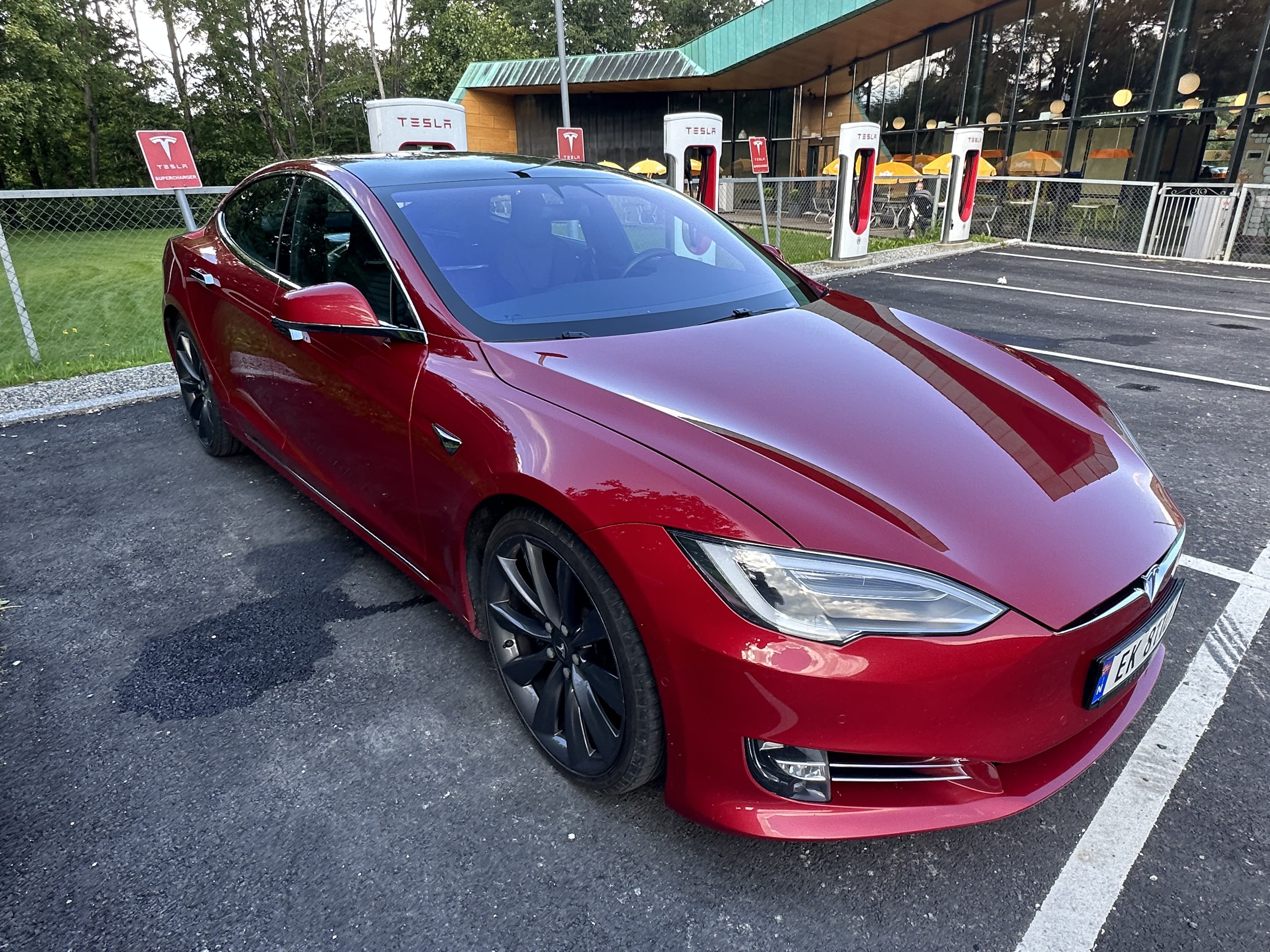 Tesla Model S med Bluetooth audio