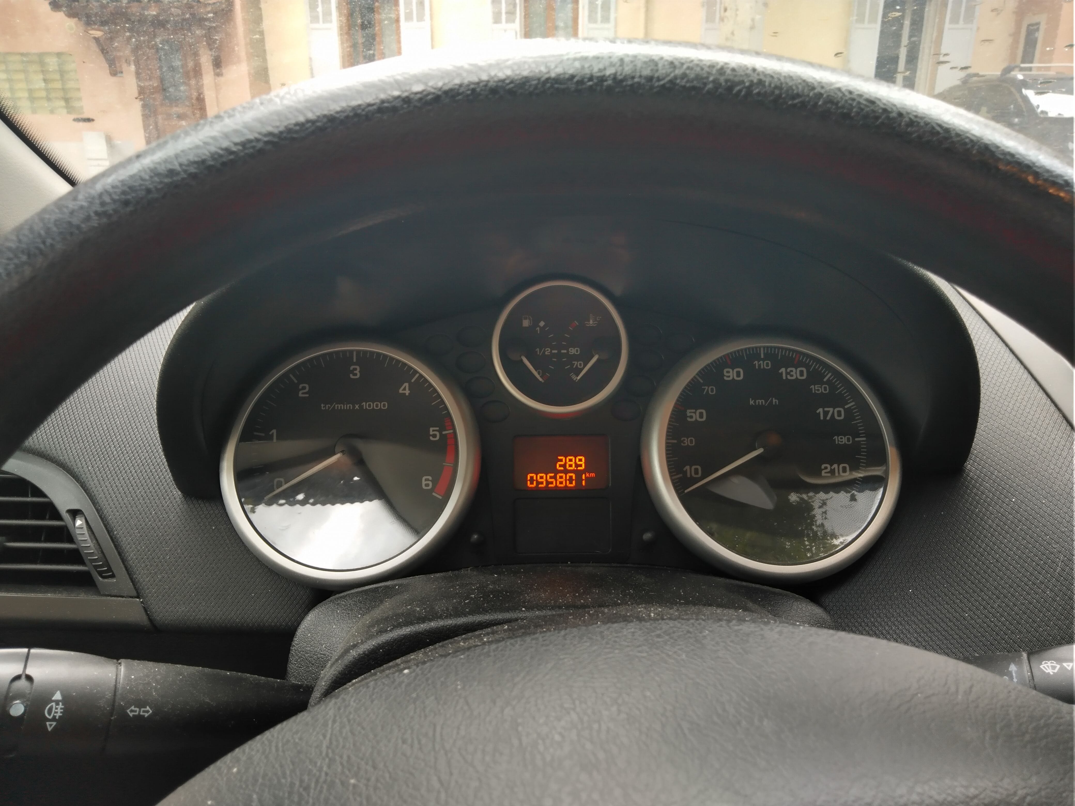 Peugeot 207 con Portaequipajes
