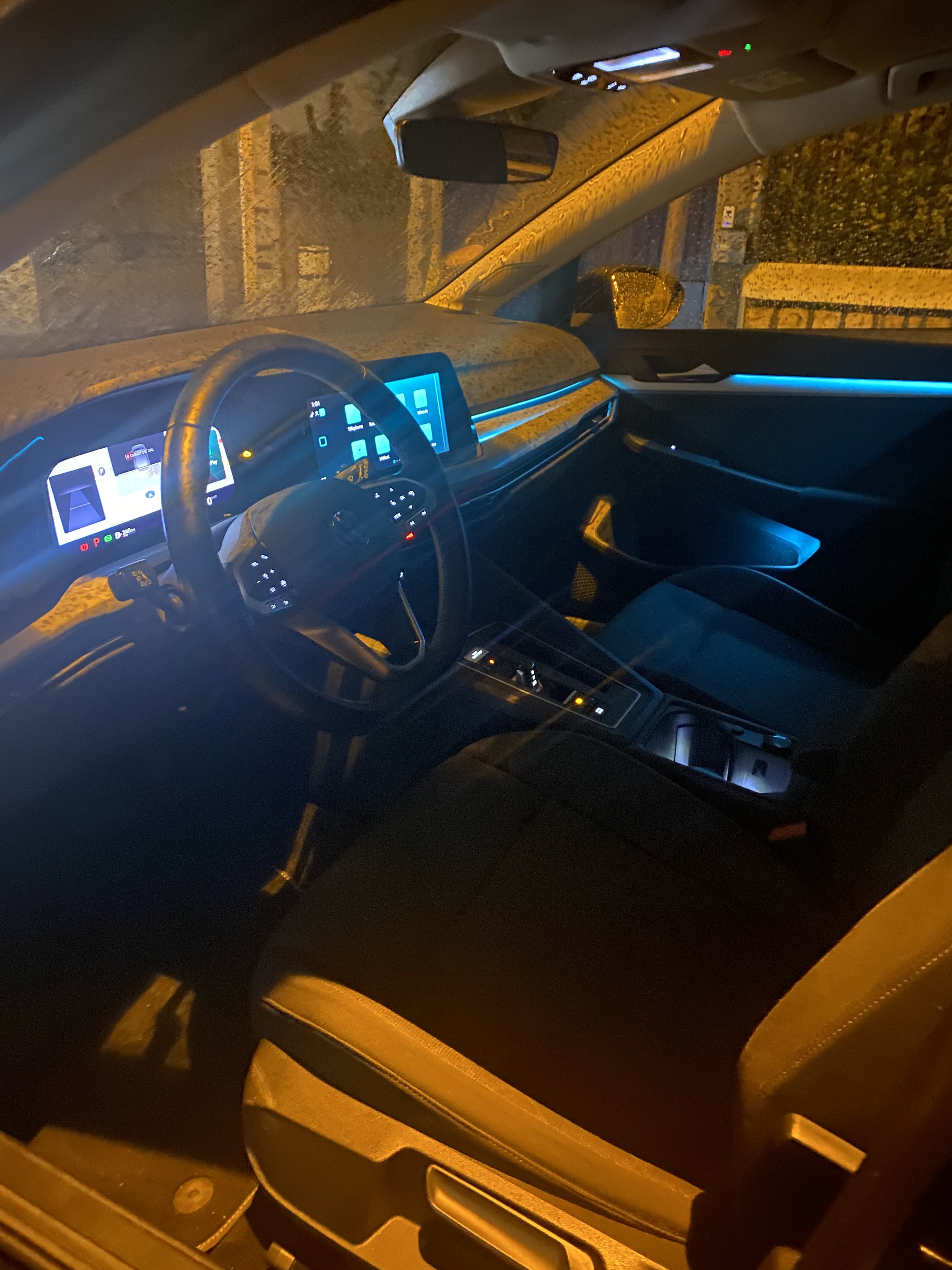 Volkswagen Golf VIII avec GPS