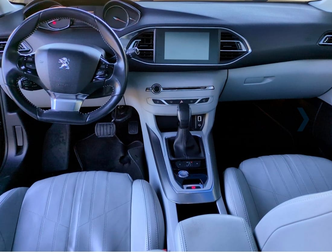 Peugeot 308 SW avec GPS