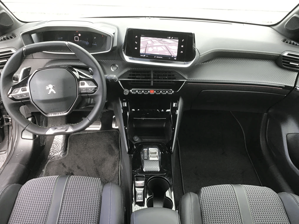 Peugeot 208 avec GPS