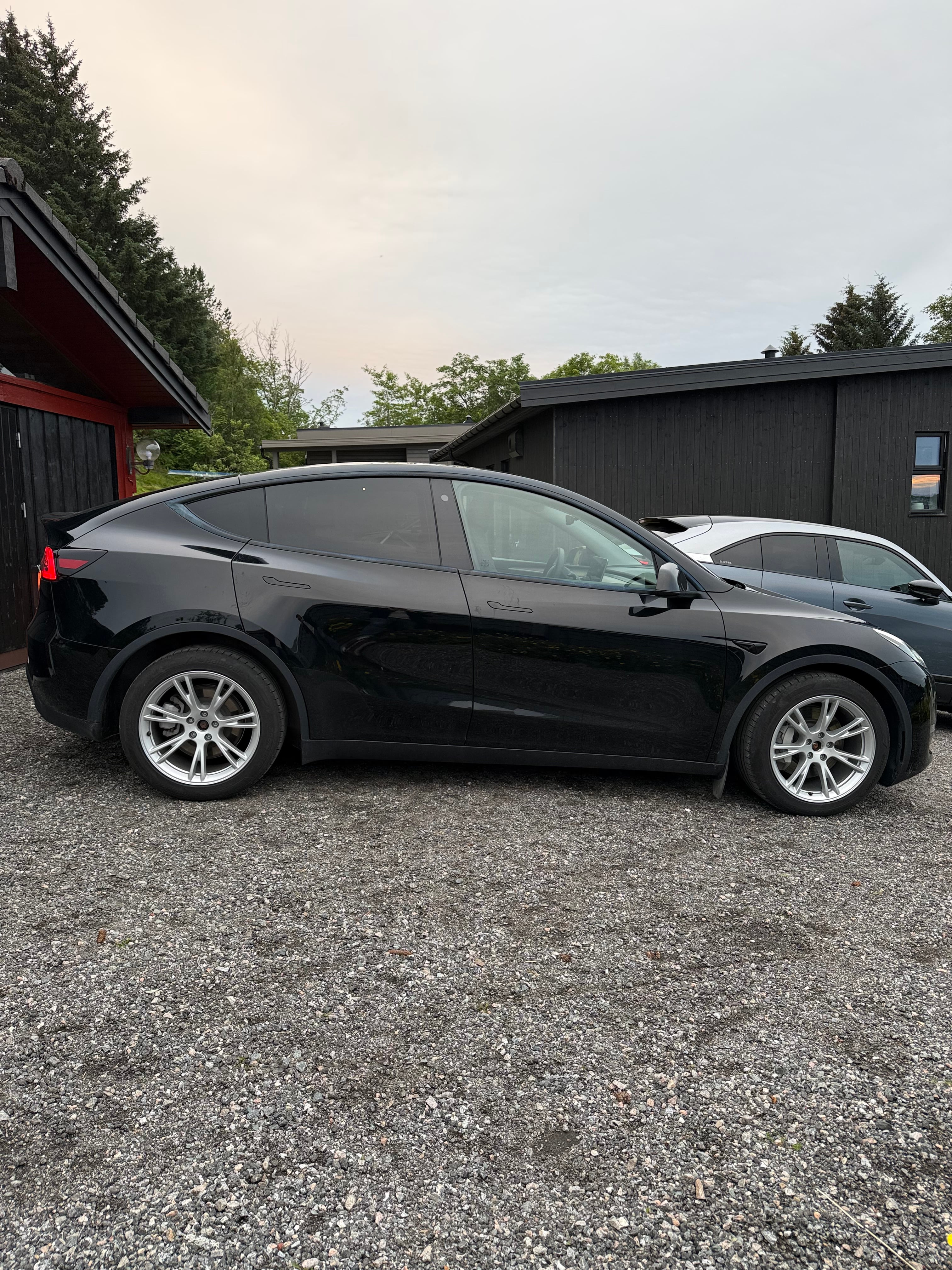 Tesla Model Y Long Range med Aircondition