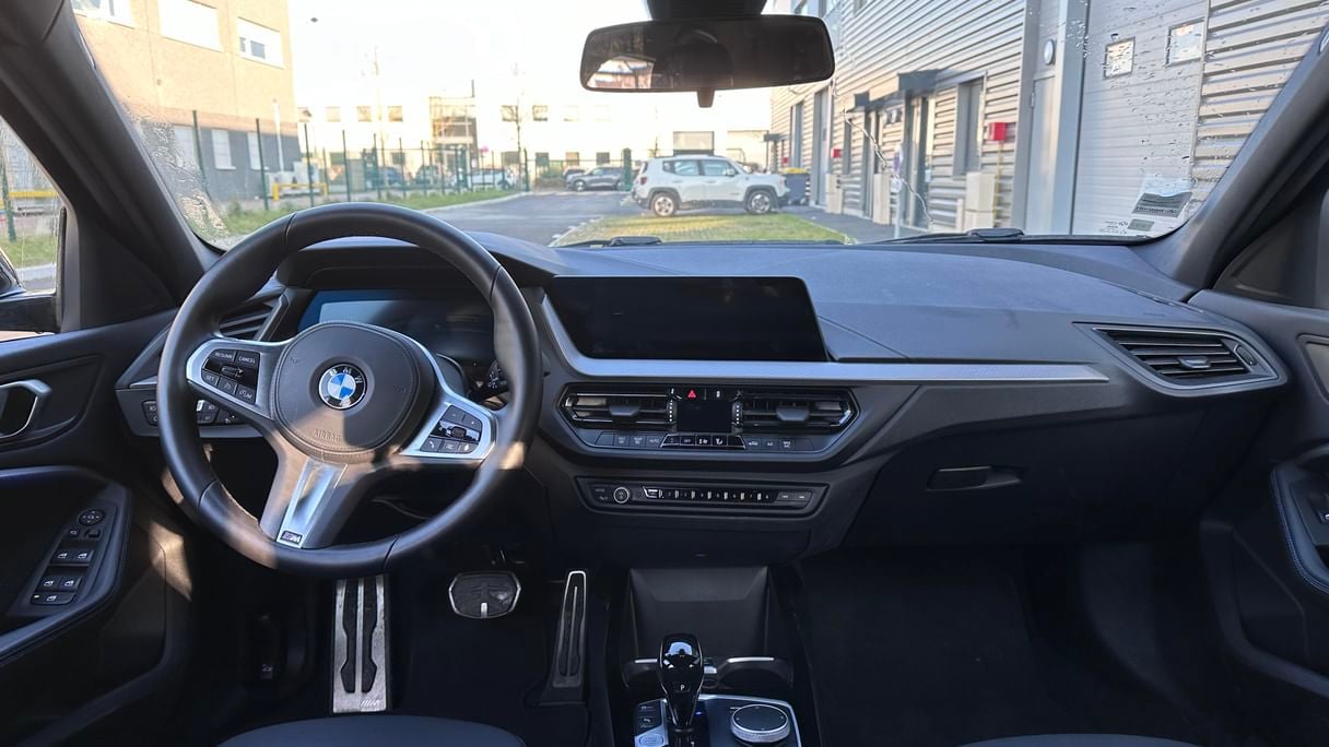 BMW Série 1 mit Navigationsgerät