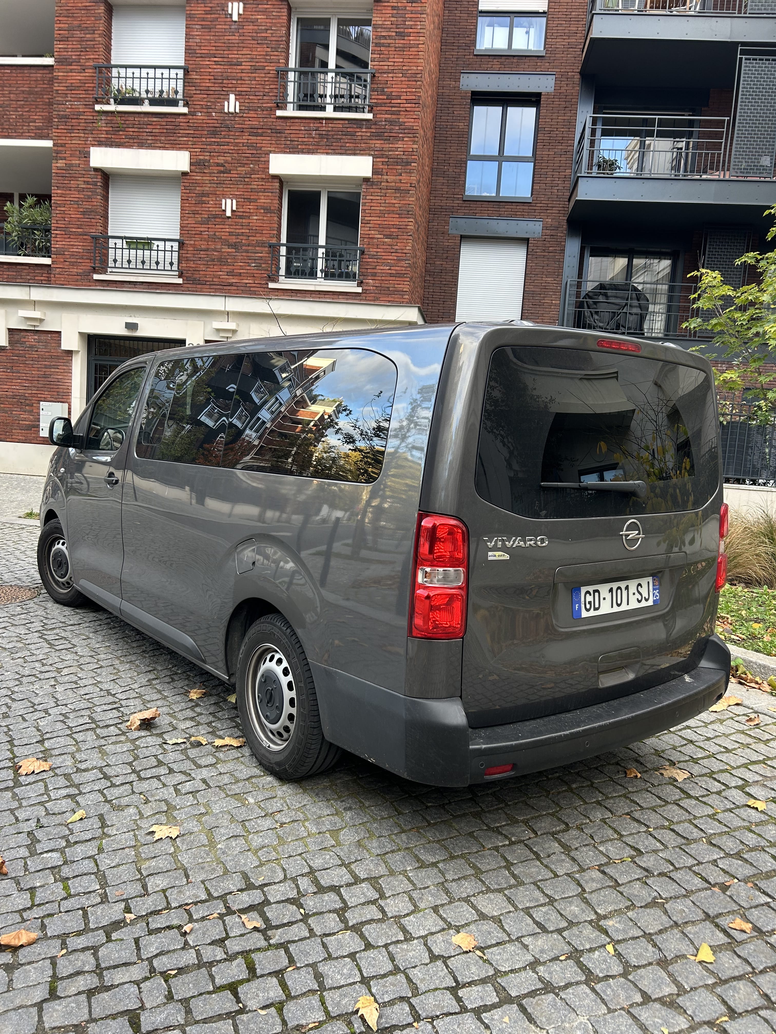 Opel Vivaro Combi avec Climatisation