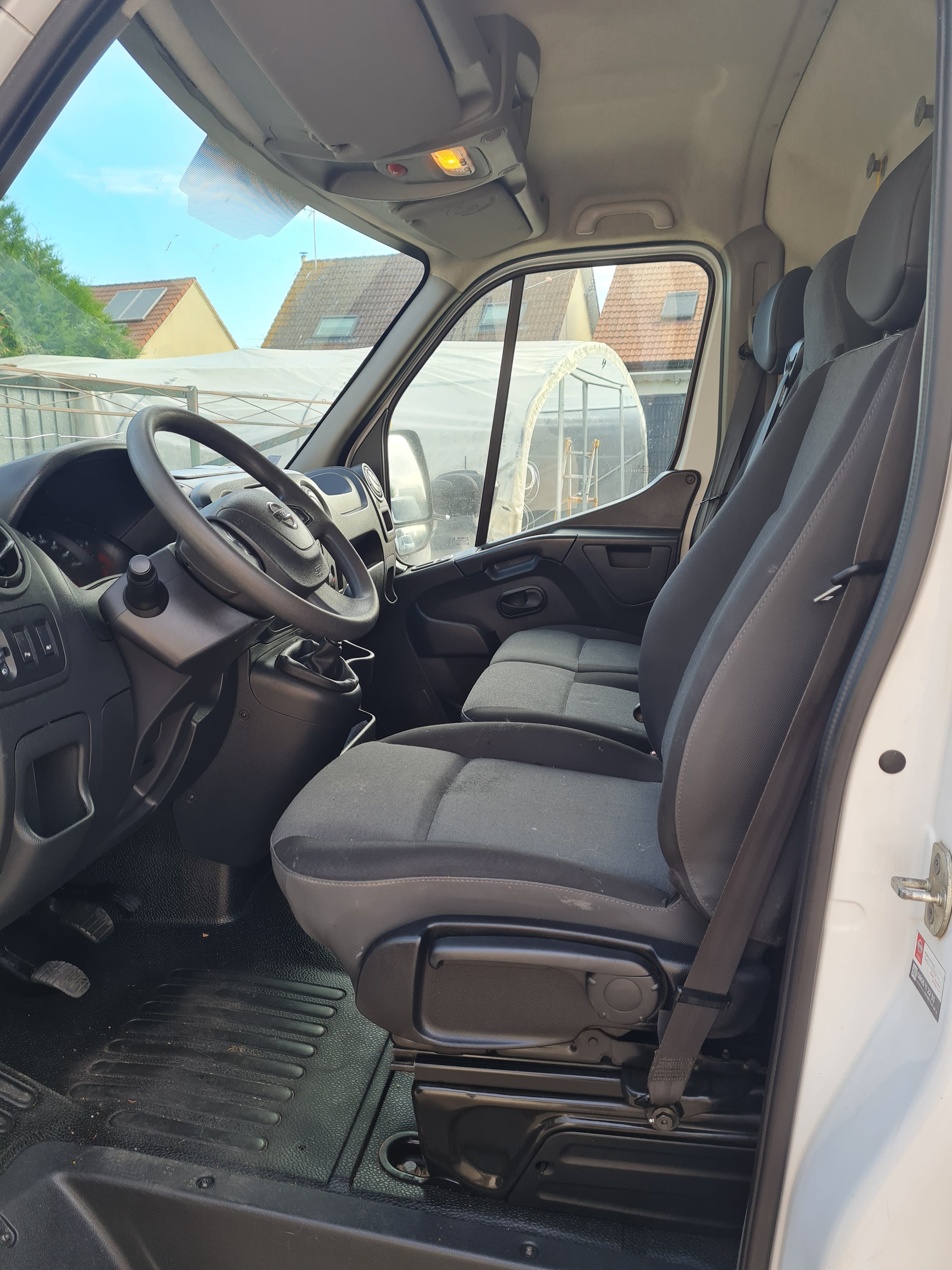 Nissan NV400 avec Attelage