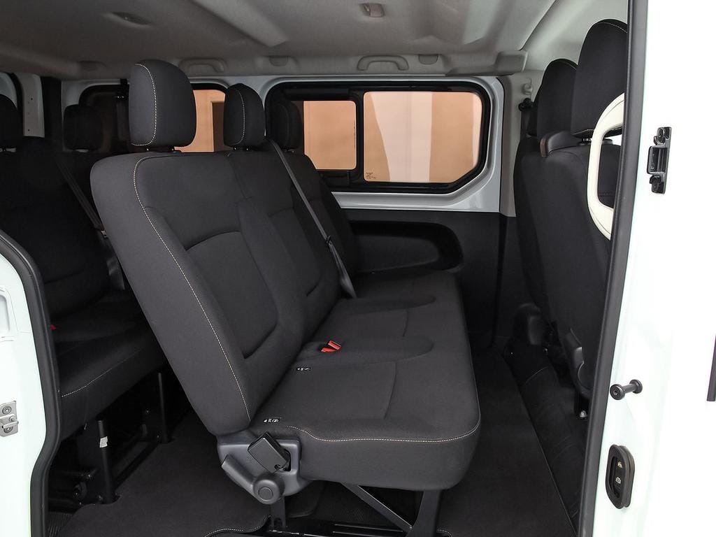 Renault Trafic 1.6 DIESEL 9 ASIENTOS con Silla infantil