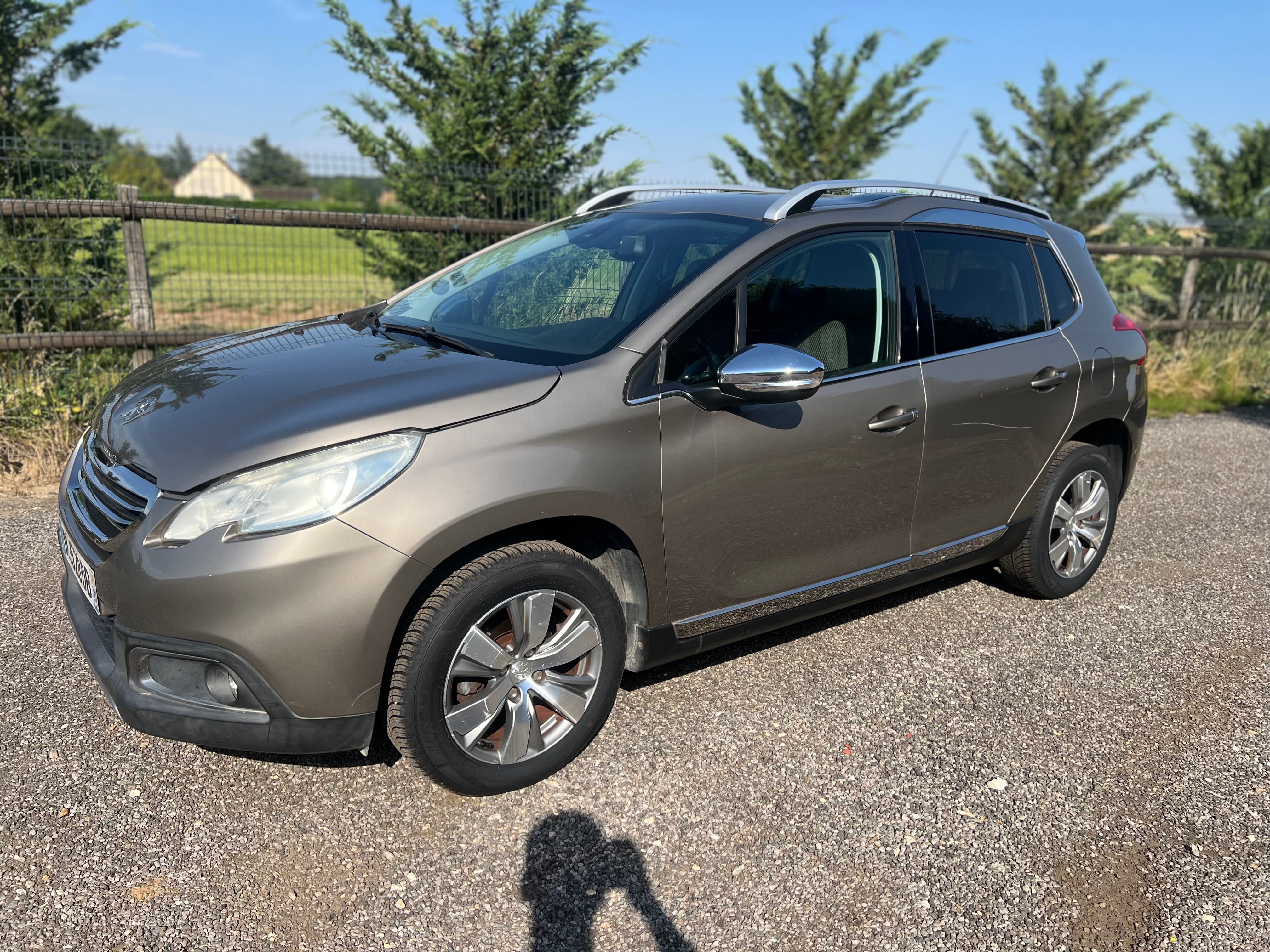 Peugeot 2008 1.6 hdi 92 cv avec Climatisation