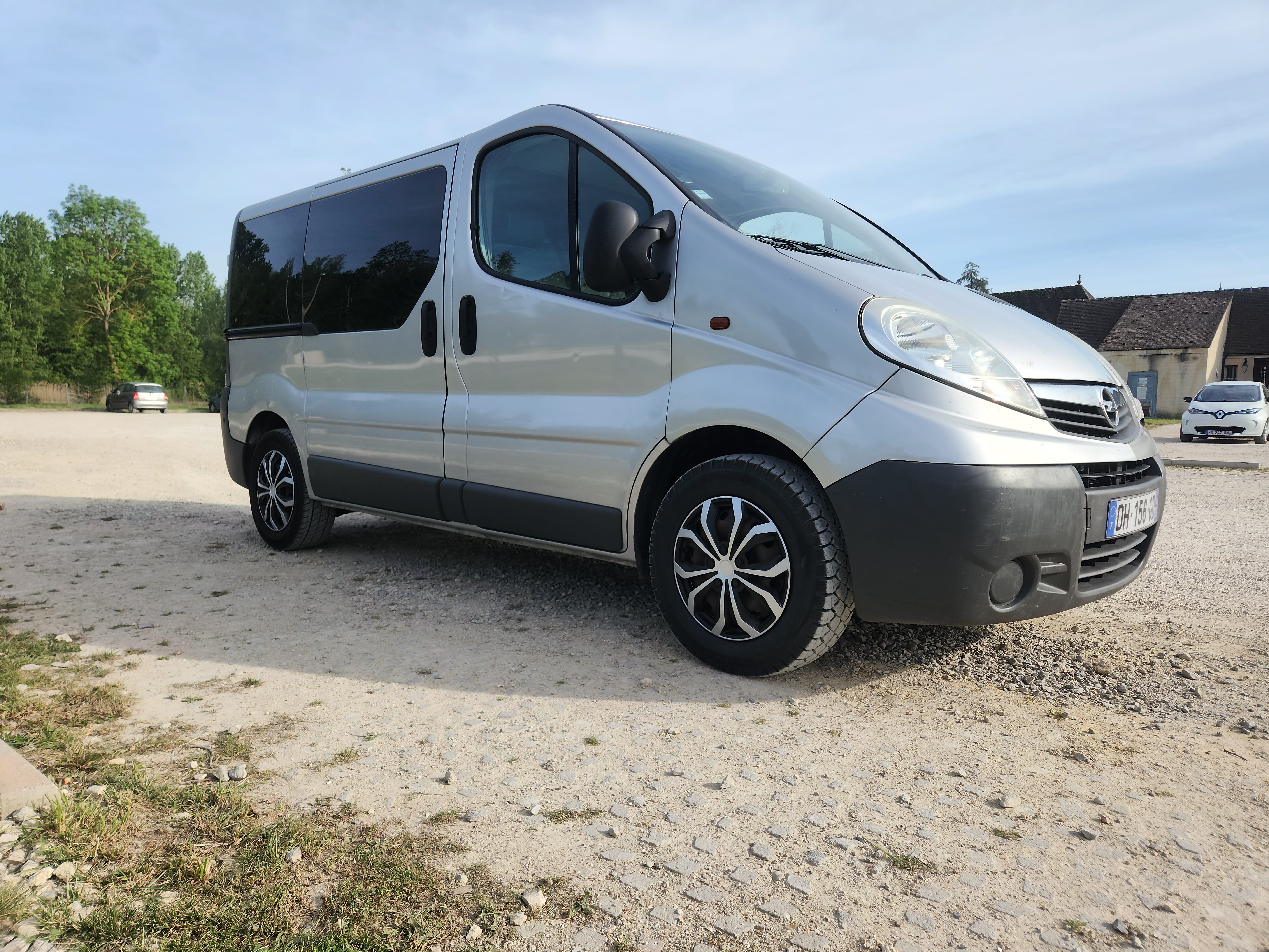 Opel Vivaro Combi mit Winterreifen
