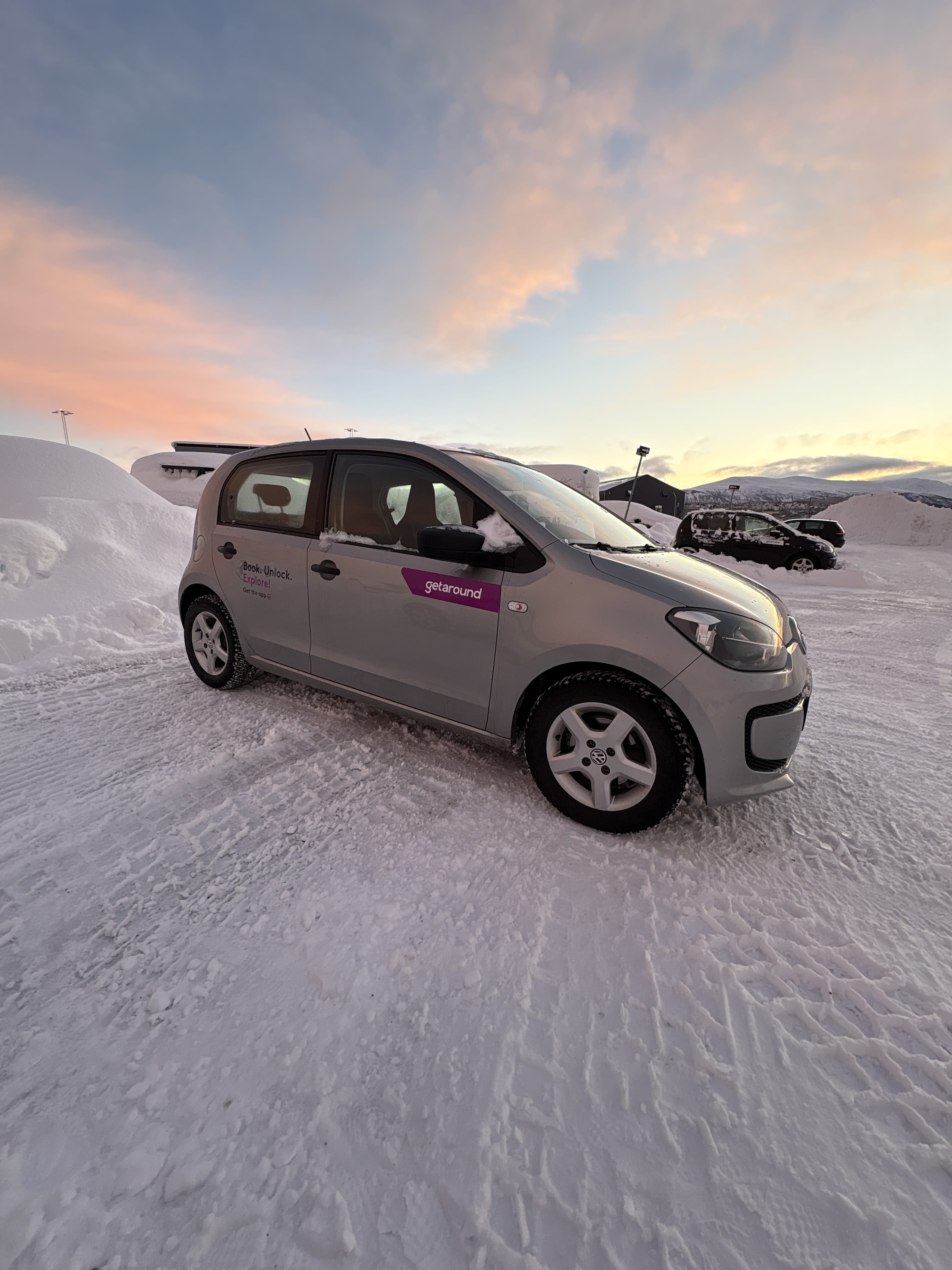 Volkswagen Up! spiked winter tires avec Pneus neige