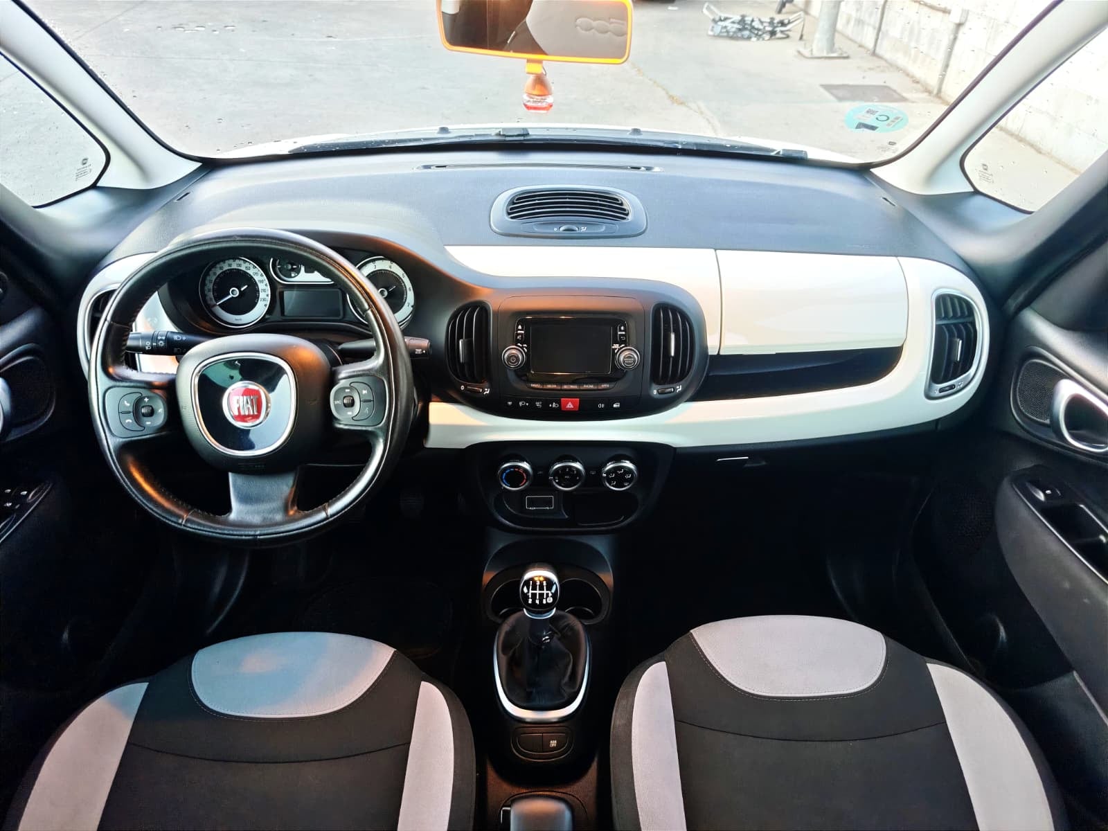 Fiat 500L met Autoradio