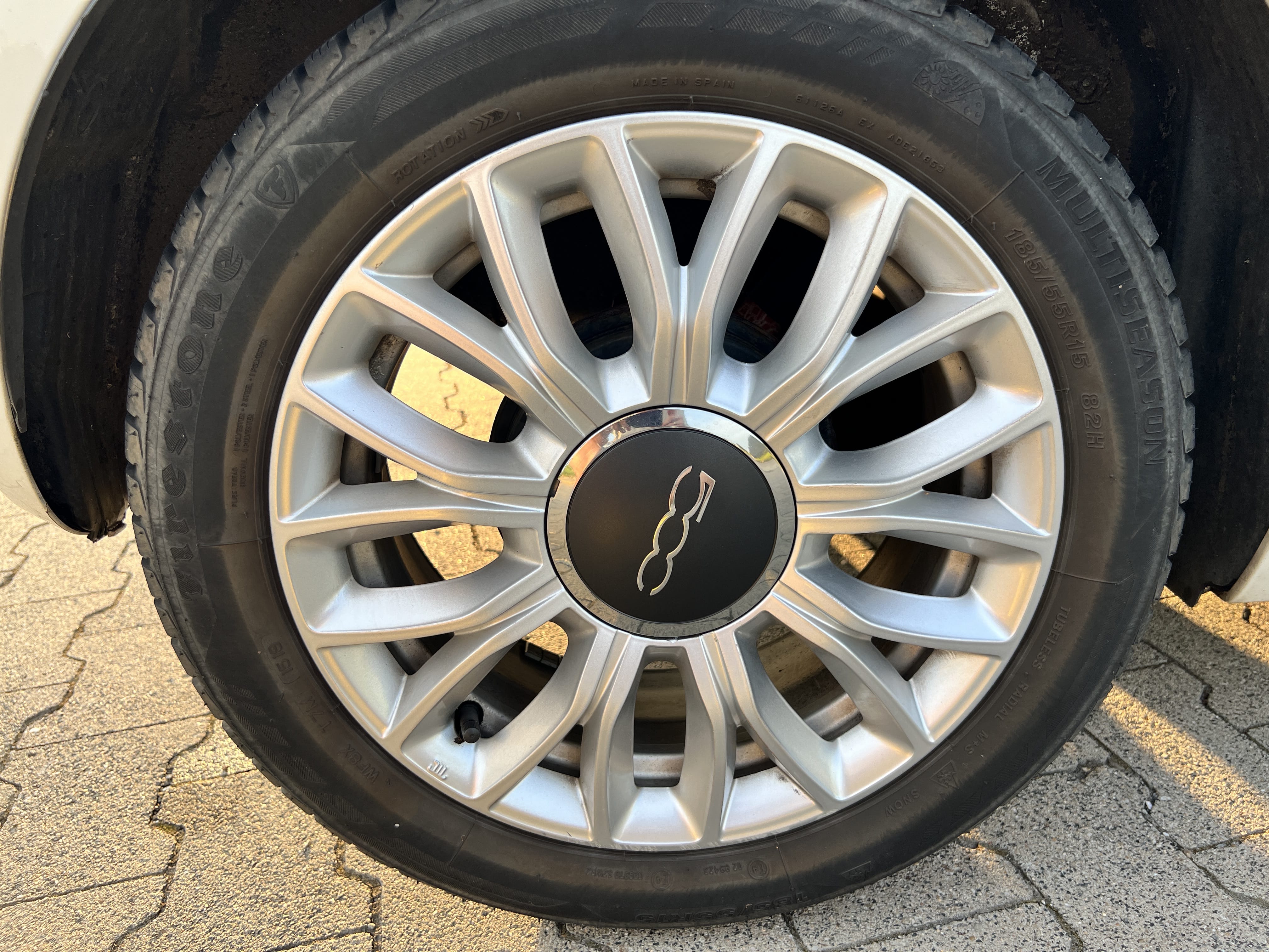 Fiat 500 C mit USB-Ladeanschlüsse